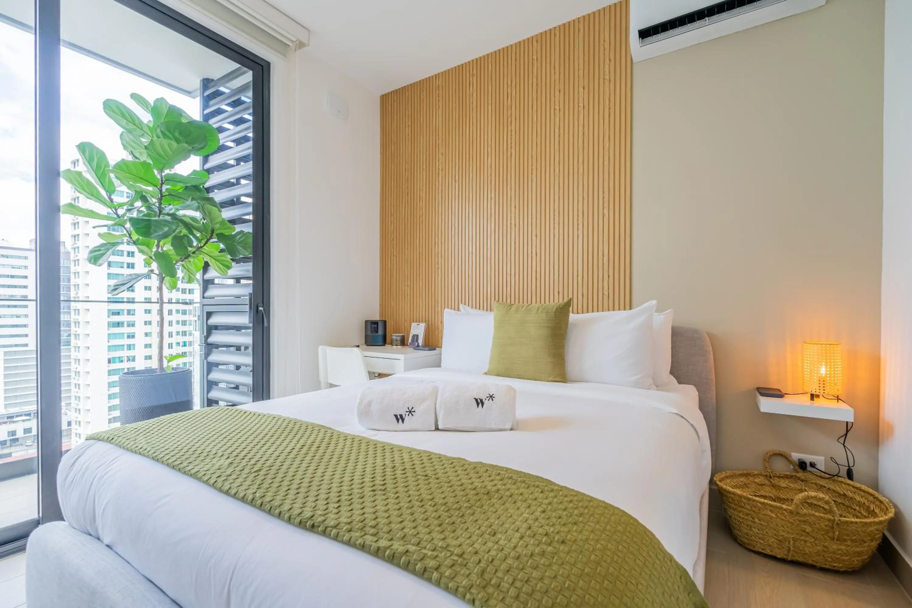 Bedroom, Bed in Wynwood House San Francisco