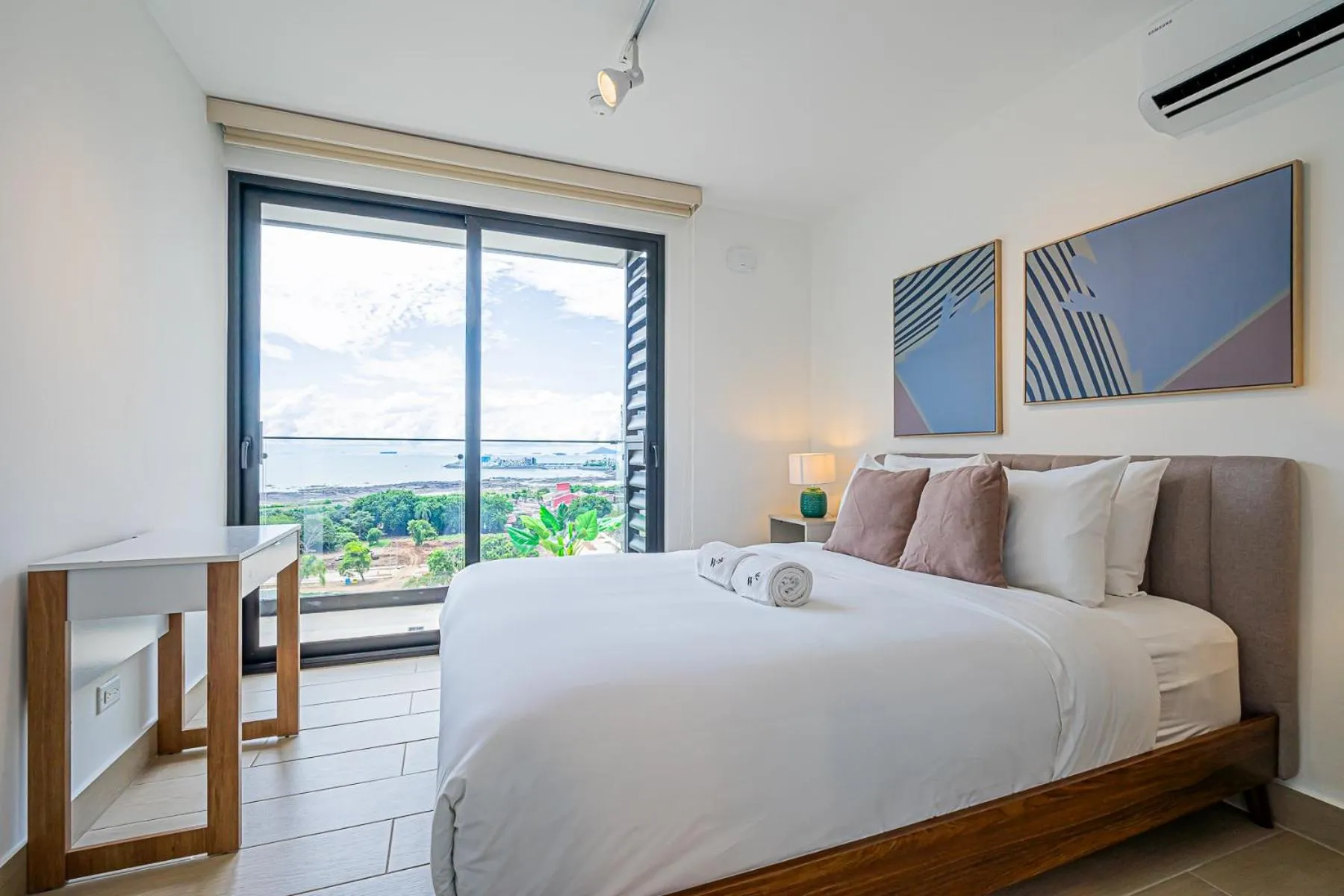 Bedroom, Bed in Wynwood House San Francisco