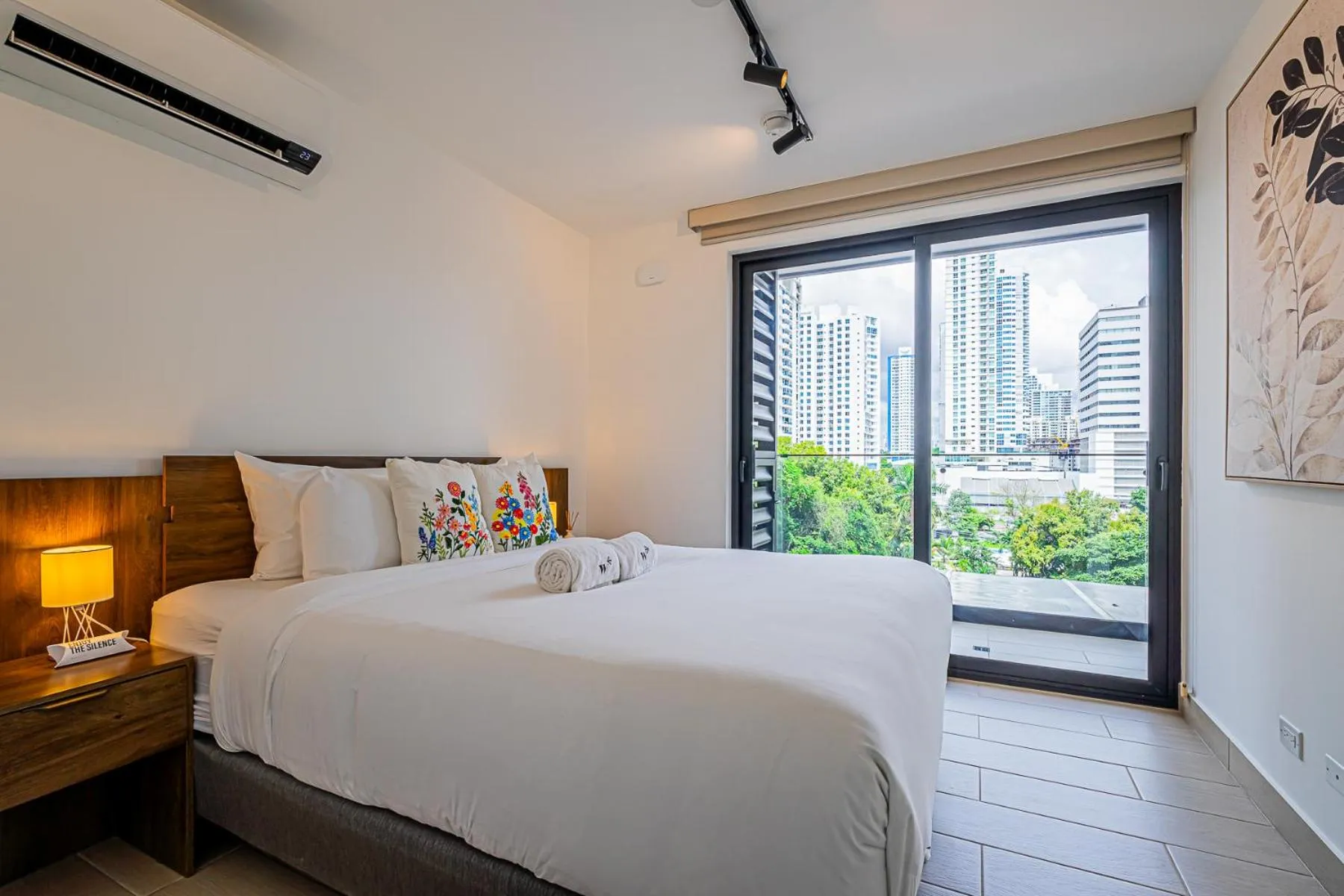 Bedroom, Bed in Wynwood House San Francisco