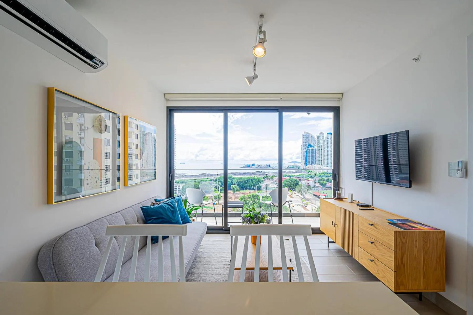 Living room in Wynwood House San Francisco