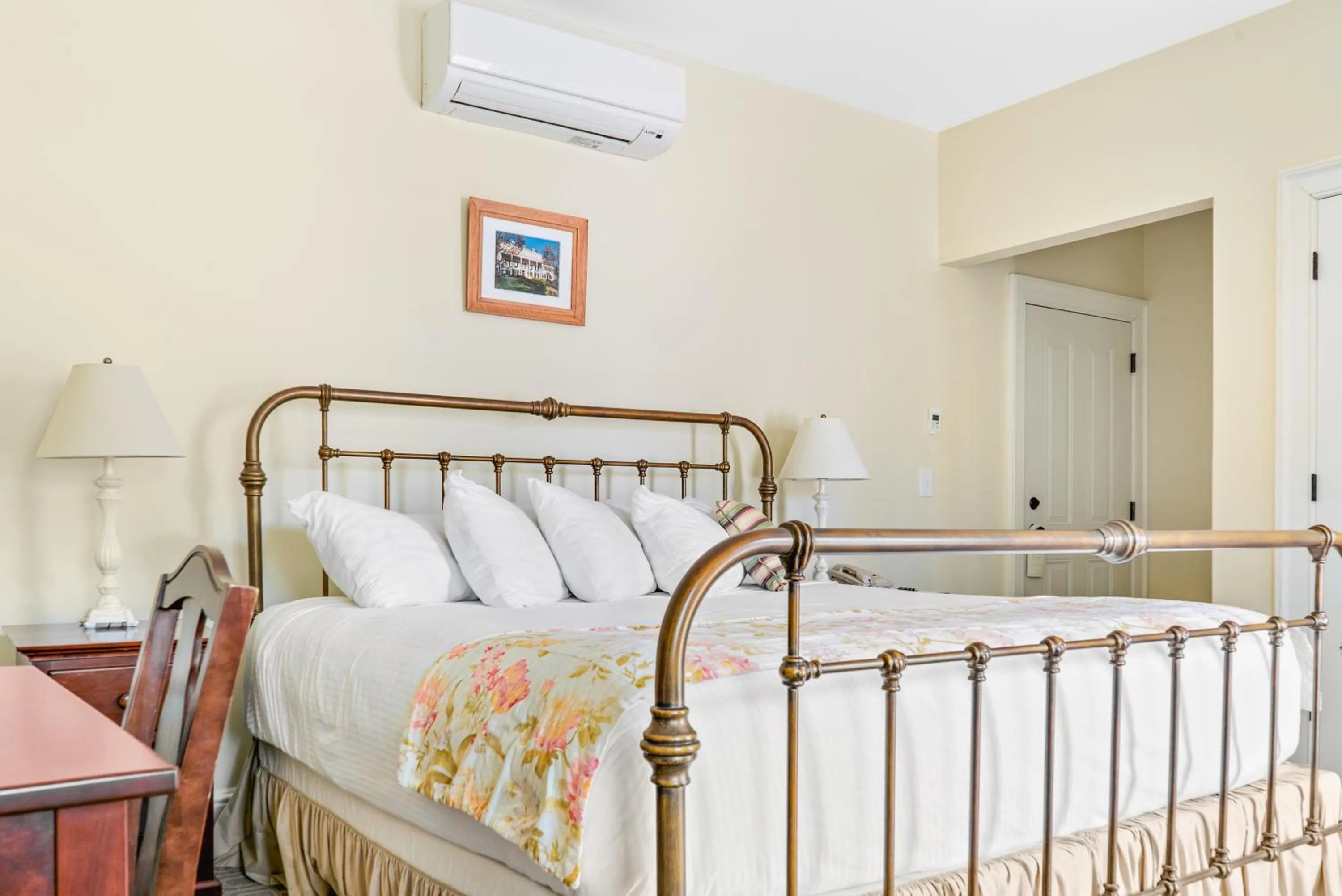 Beekman Arms and Delamater Inn