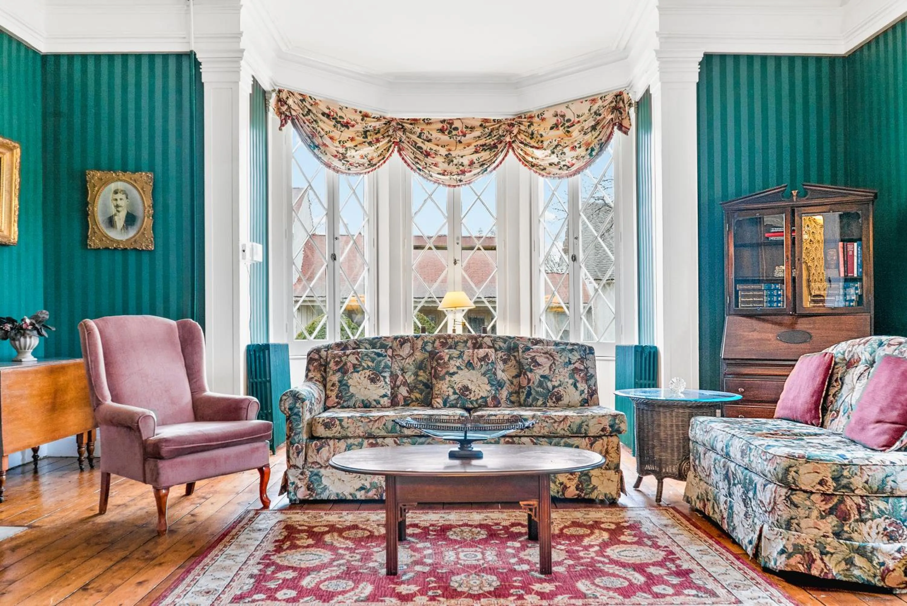 Beekman Arms and Delamater Inn