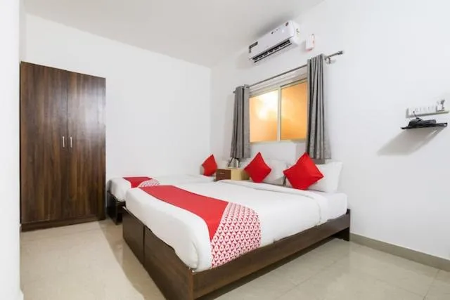 Bedroom, Bed in Western Silicon Hotel