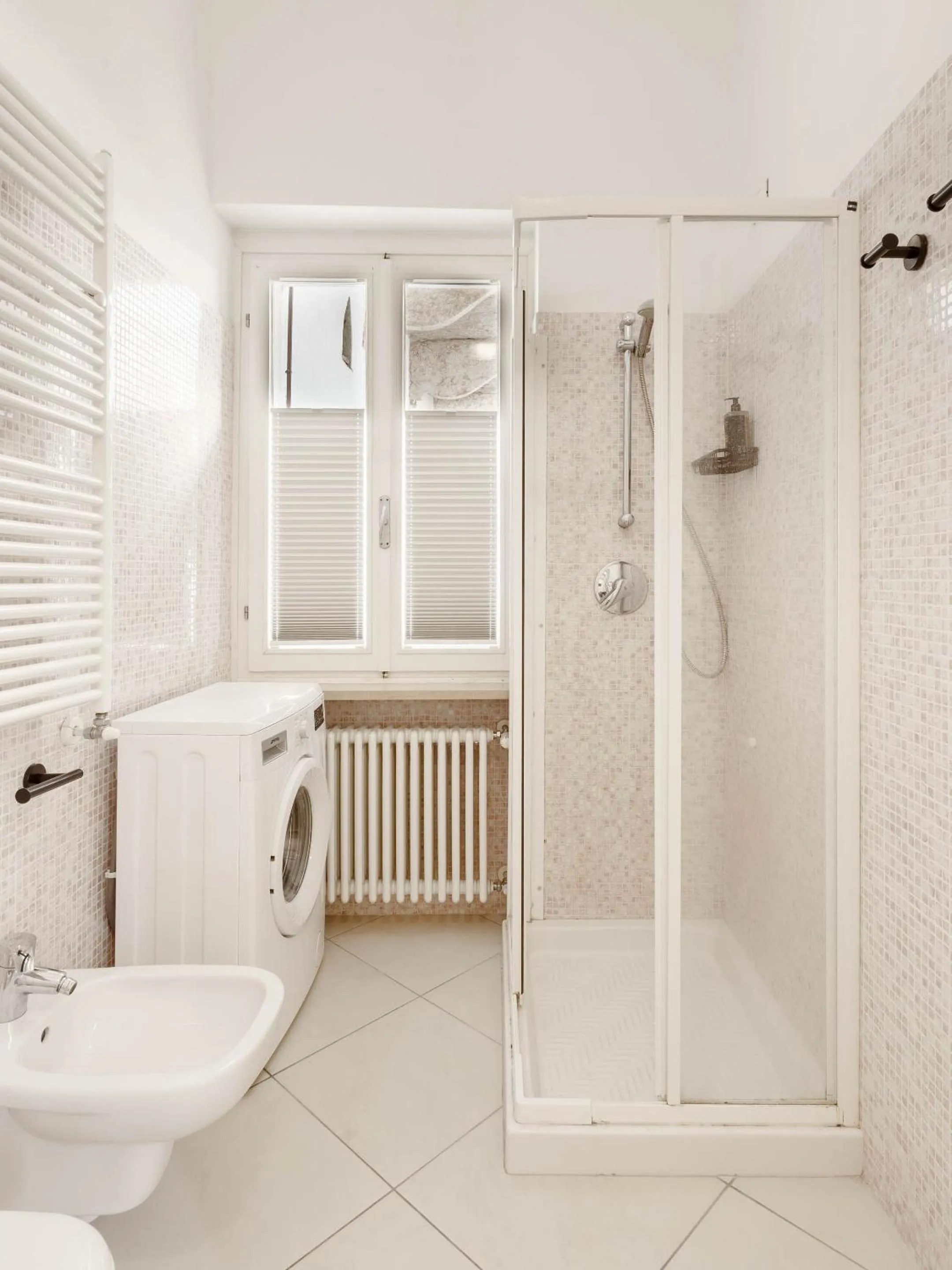 Shower in Limehome Verona La Vigna in Città