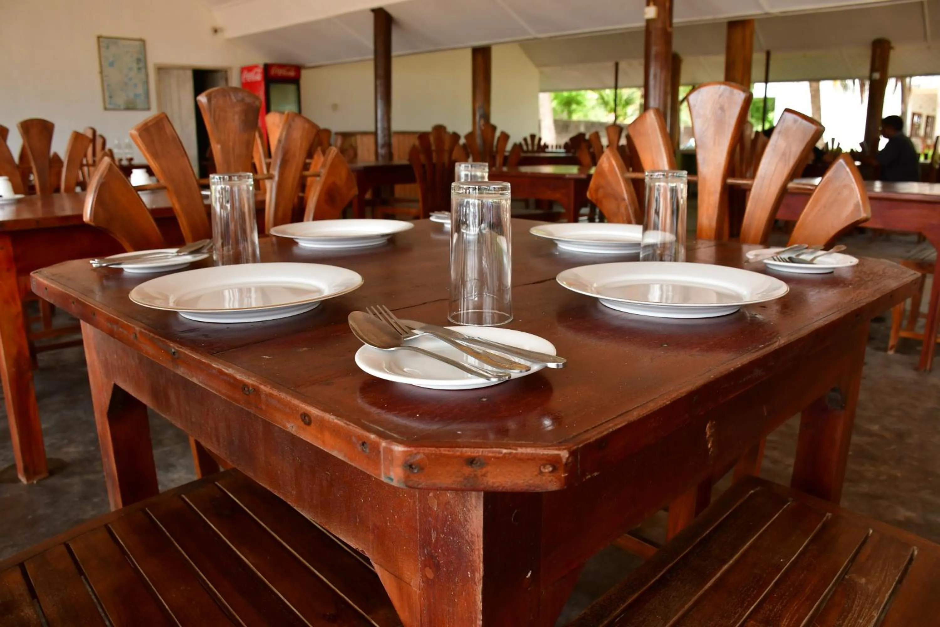 Restaurant/places to eat in Sea Way Hotel