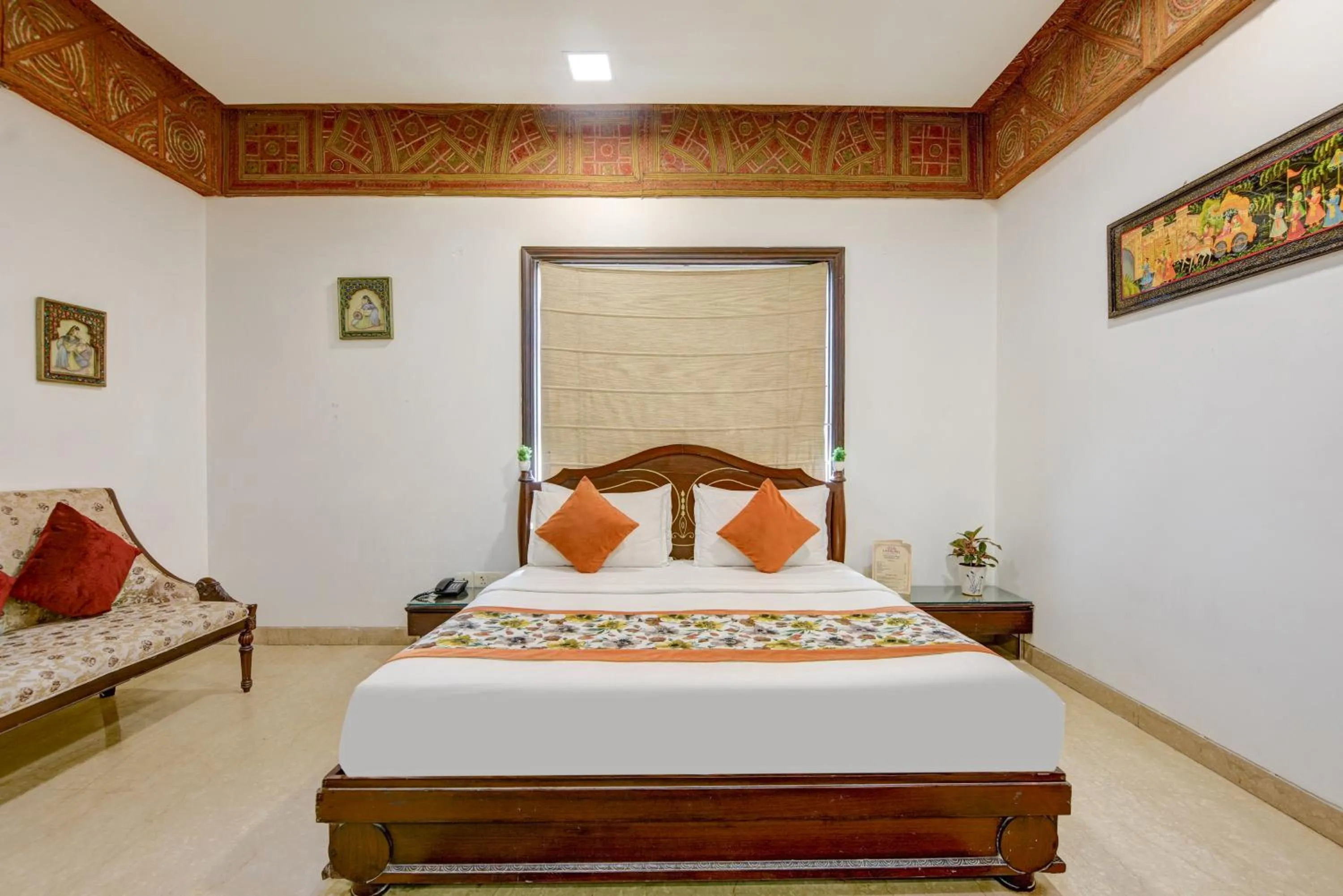 Bed in Qotel Signature Lavish Inn Rajouri Garden