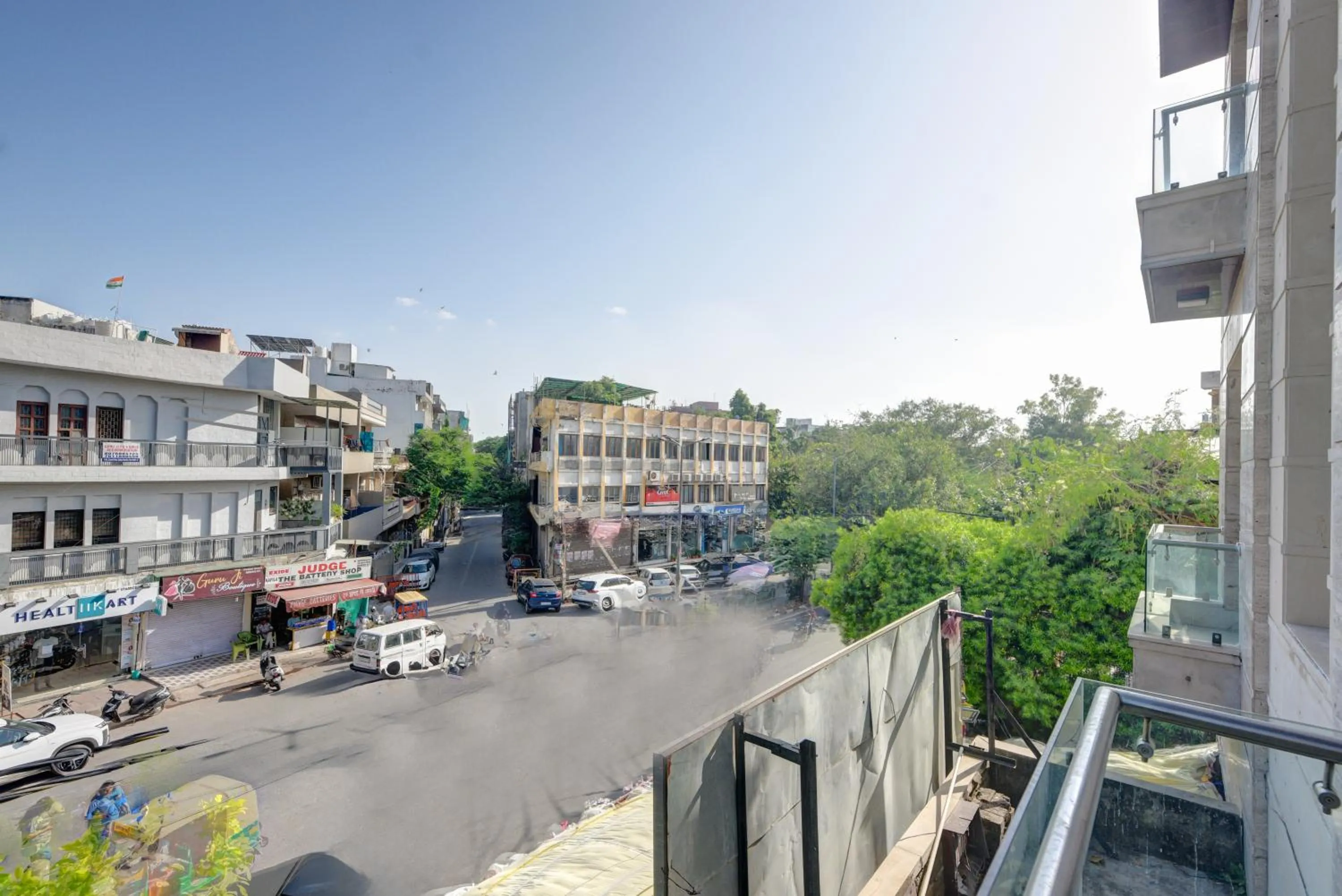 Property building in Qotel Signature Lavish Inn Rajouri Garden