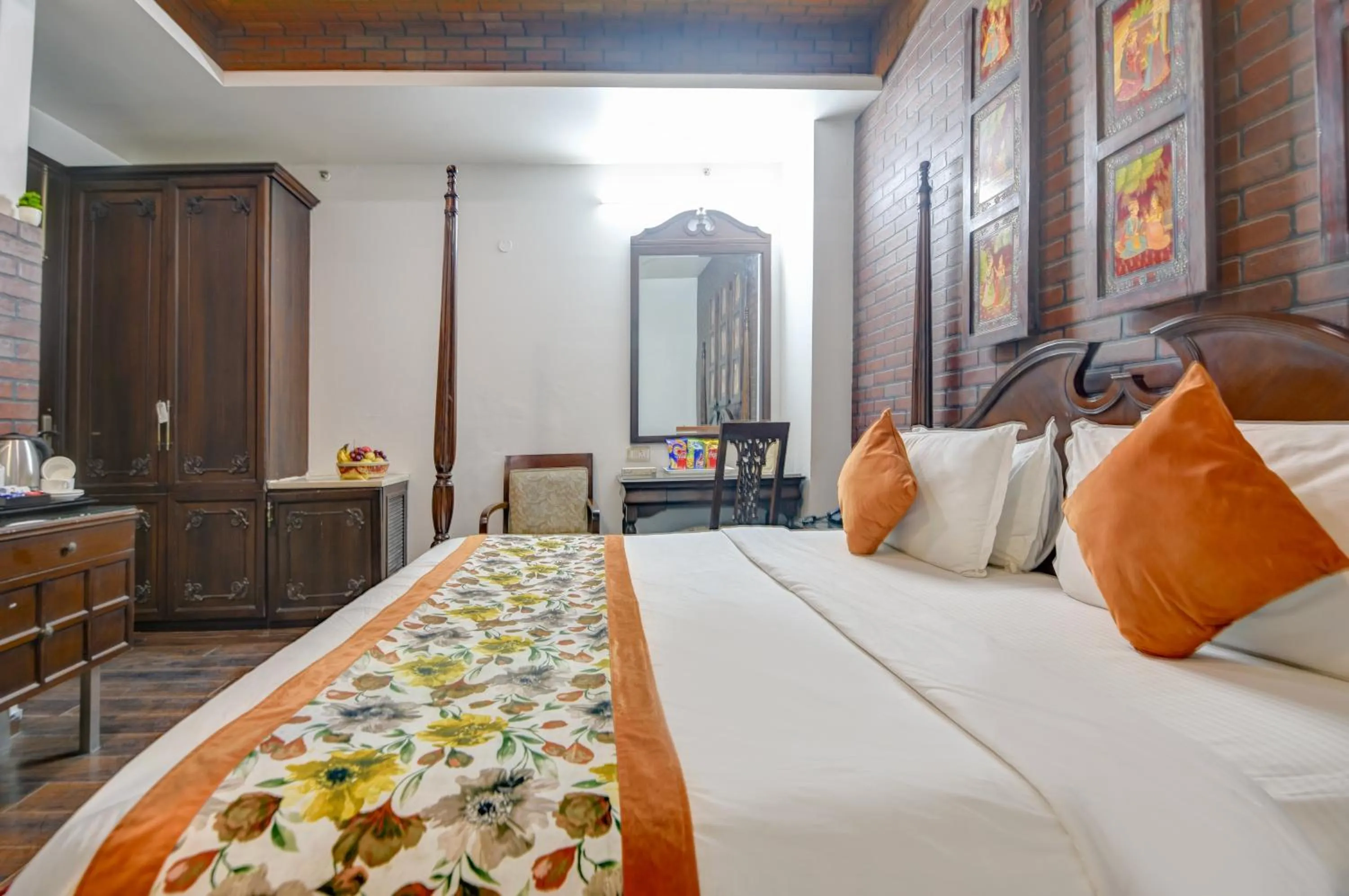 Bed in Qotel Signature Lavish Inn Rajouri Garden