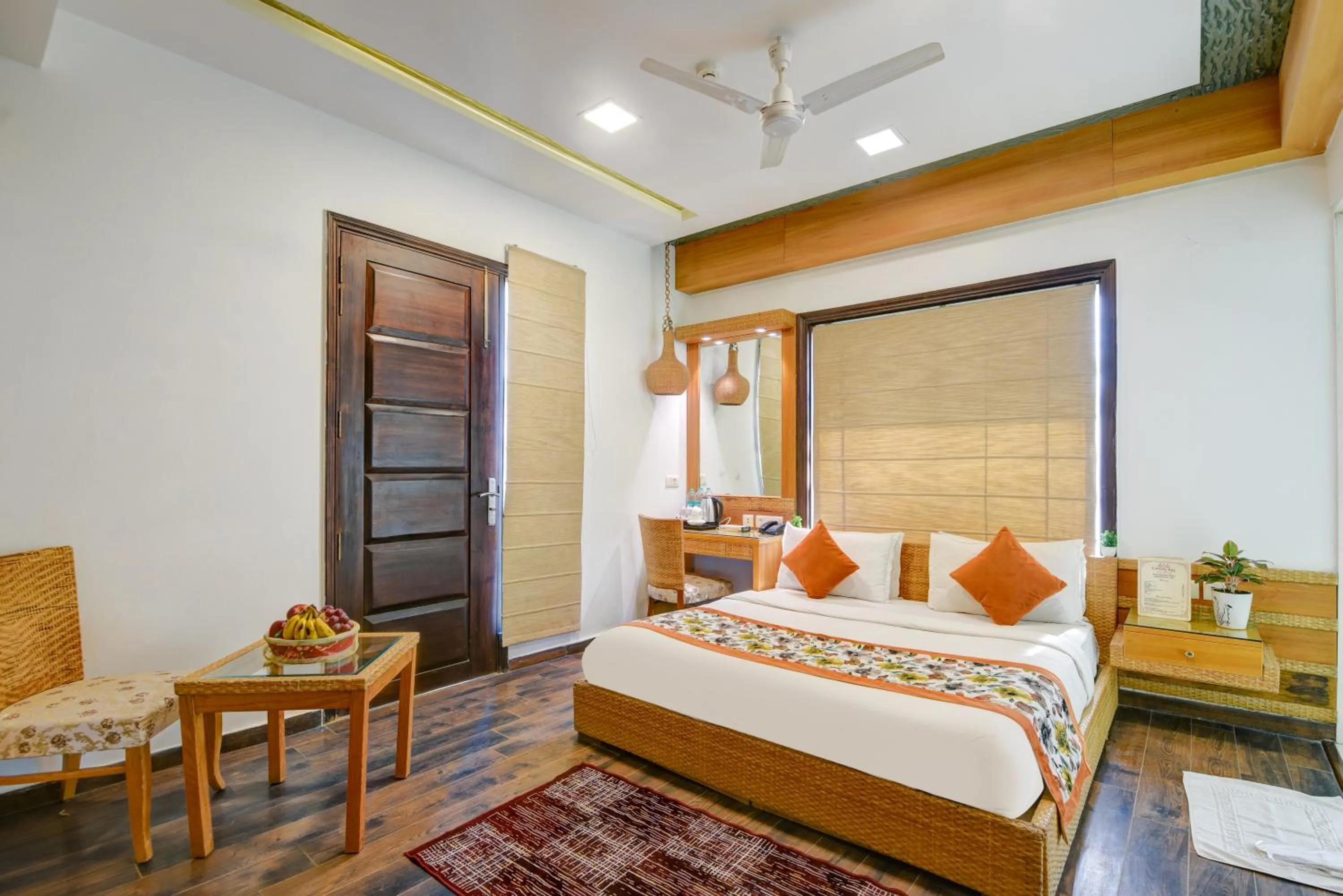 Bed in Qotel Signature Lavish Inn Rajouri Garden