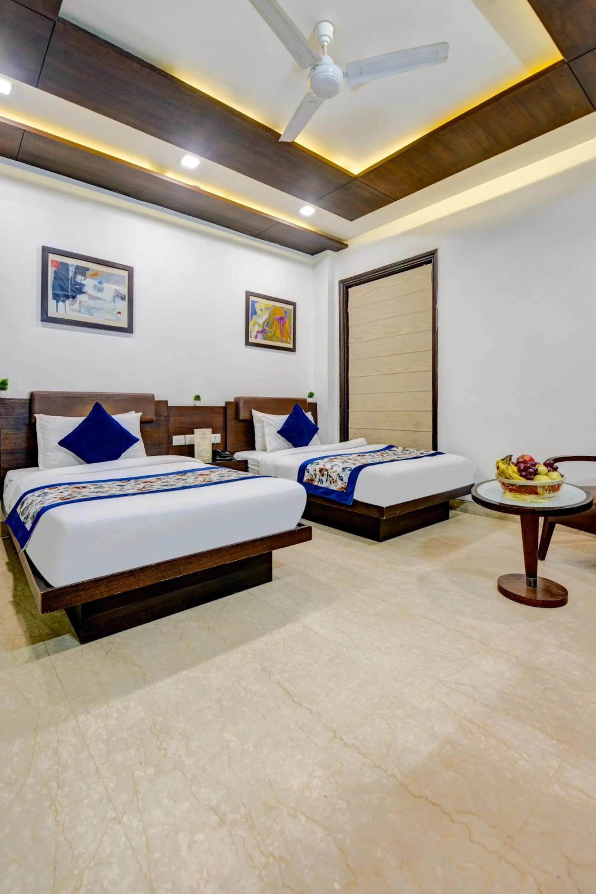 Bed in Qotel Signature Lavish Inn Rajouri Garden