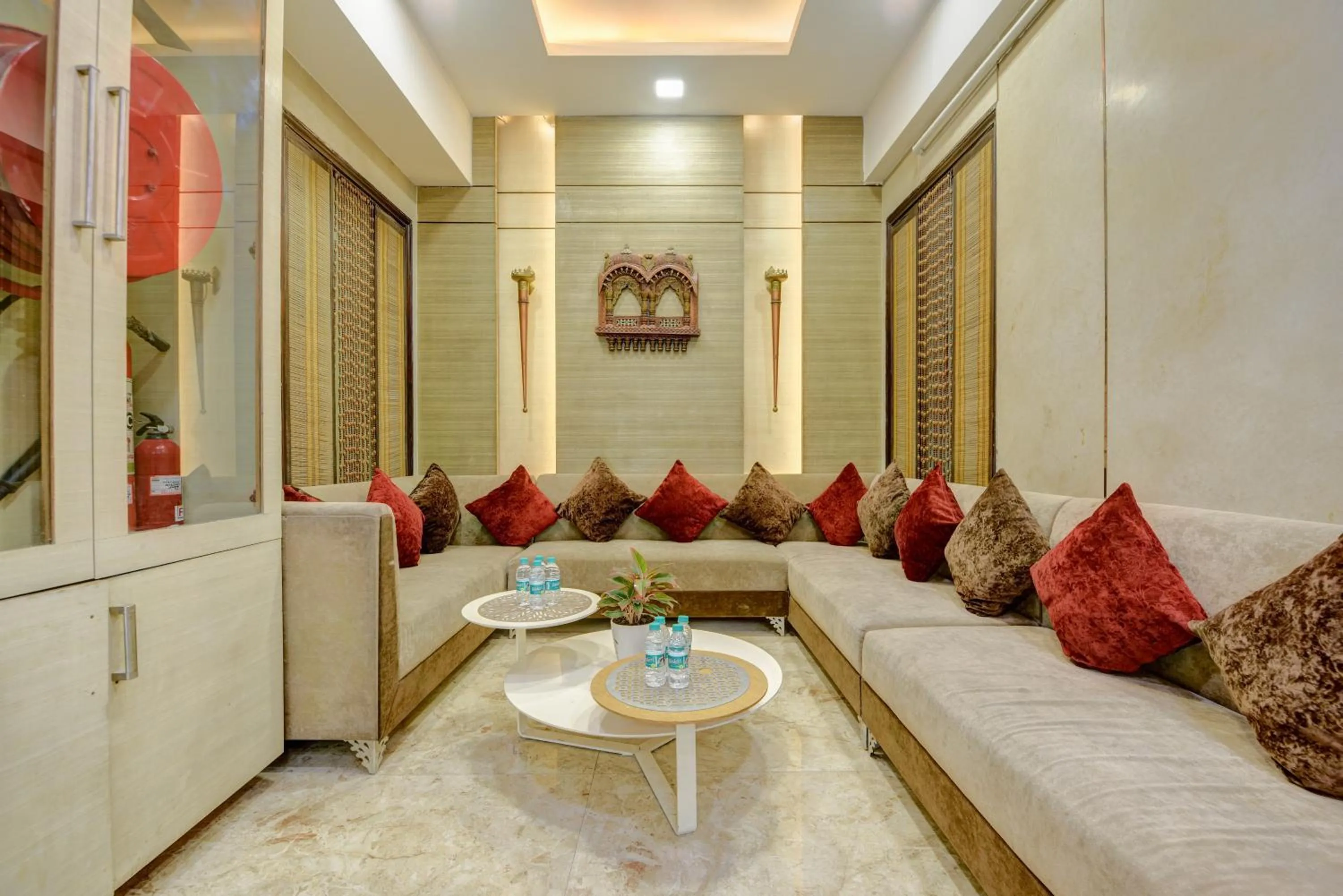Living room in Qotel Signature Lavish Inn Rajouri Garden