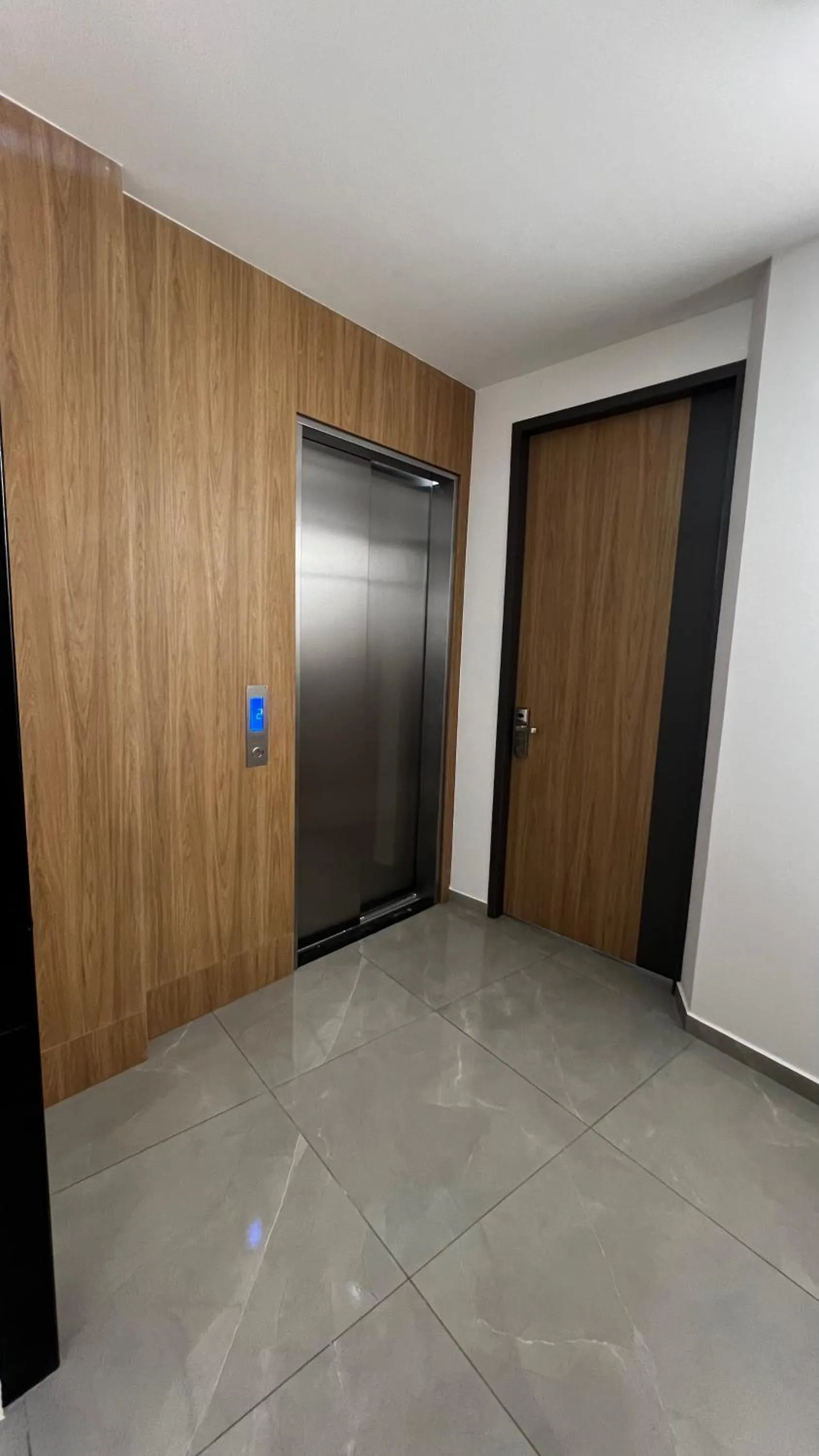 elevator in Hotel Casa Kreenty