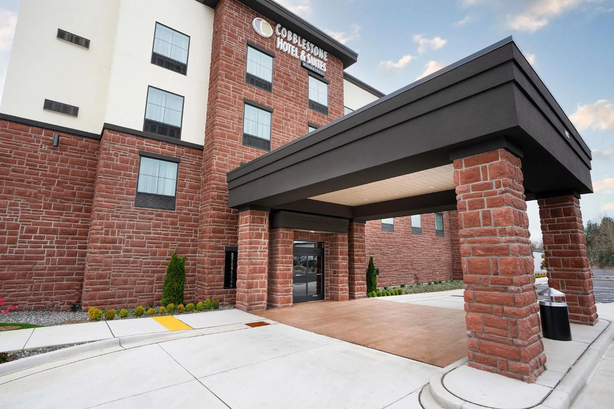 Property building in Cobblestone Hotel & Suites - Lynden