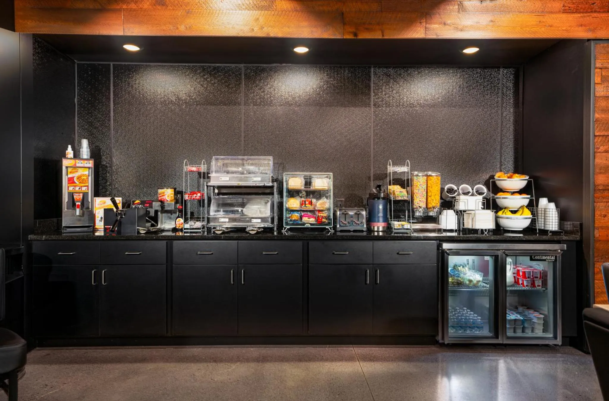 Breakfast in Cobblestone Hotel & Suites - Lynden