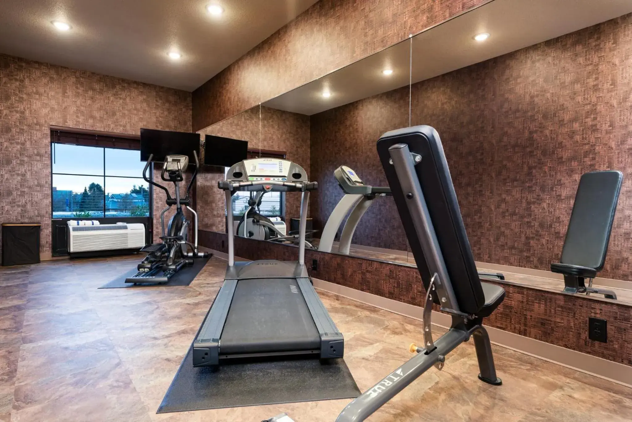 Fitness centre/facilities in Cobblestone Hotel & Suites - Lynden Fitness centre/facilities in Cobblestone Hotel & Suites - Lynden