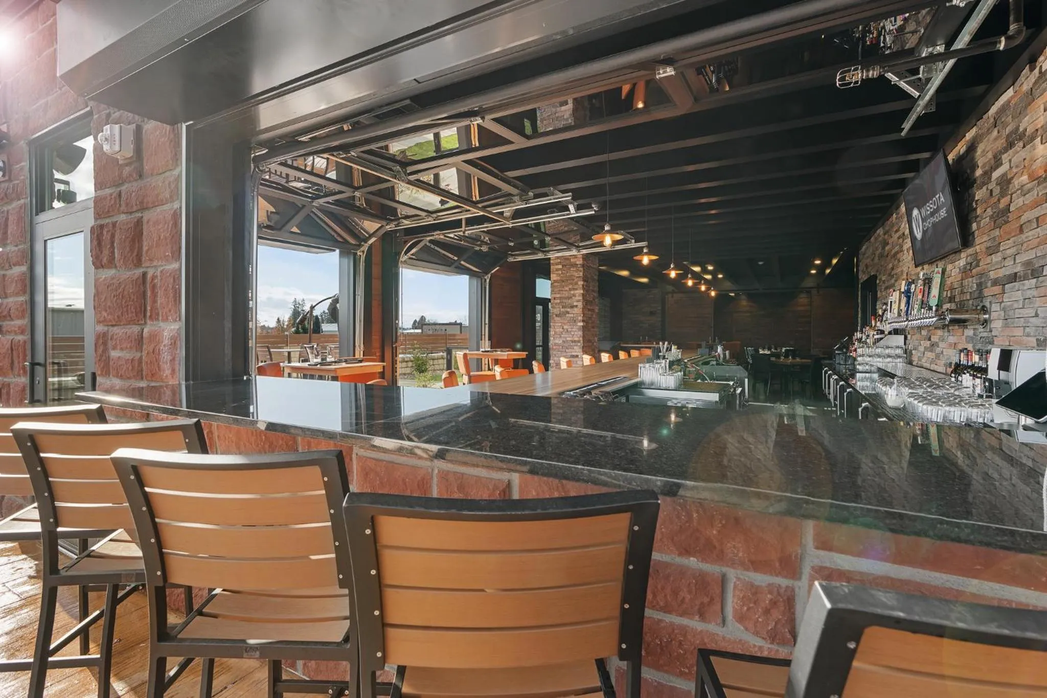 Lounge or bar in Cobblestone Hotel & Suites - Lynden