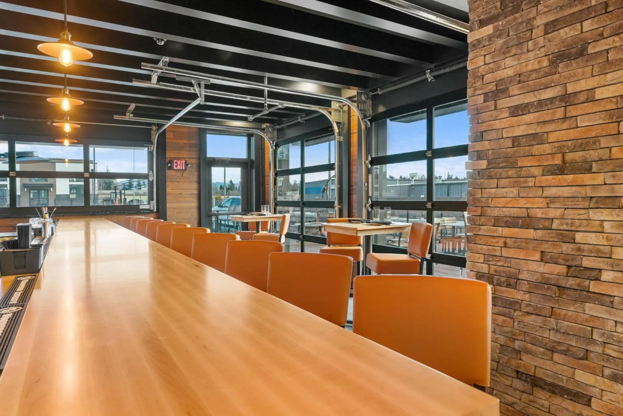 Lounge or bar in Cobblestone Hotel & Suites - Lynden