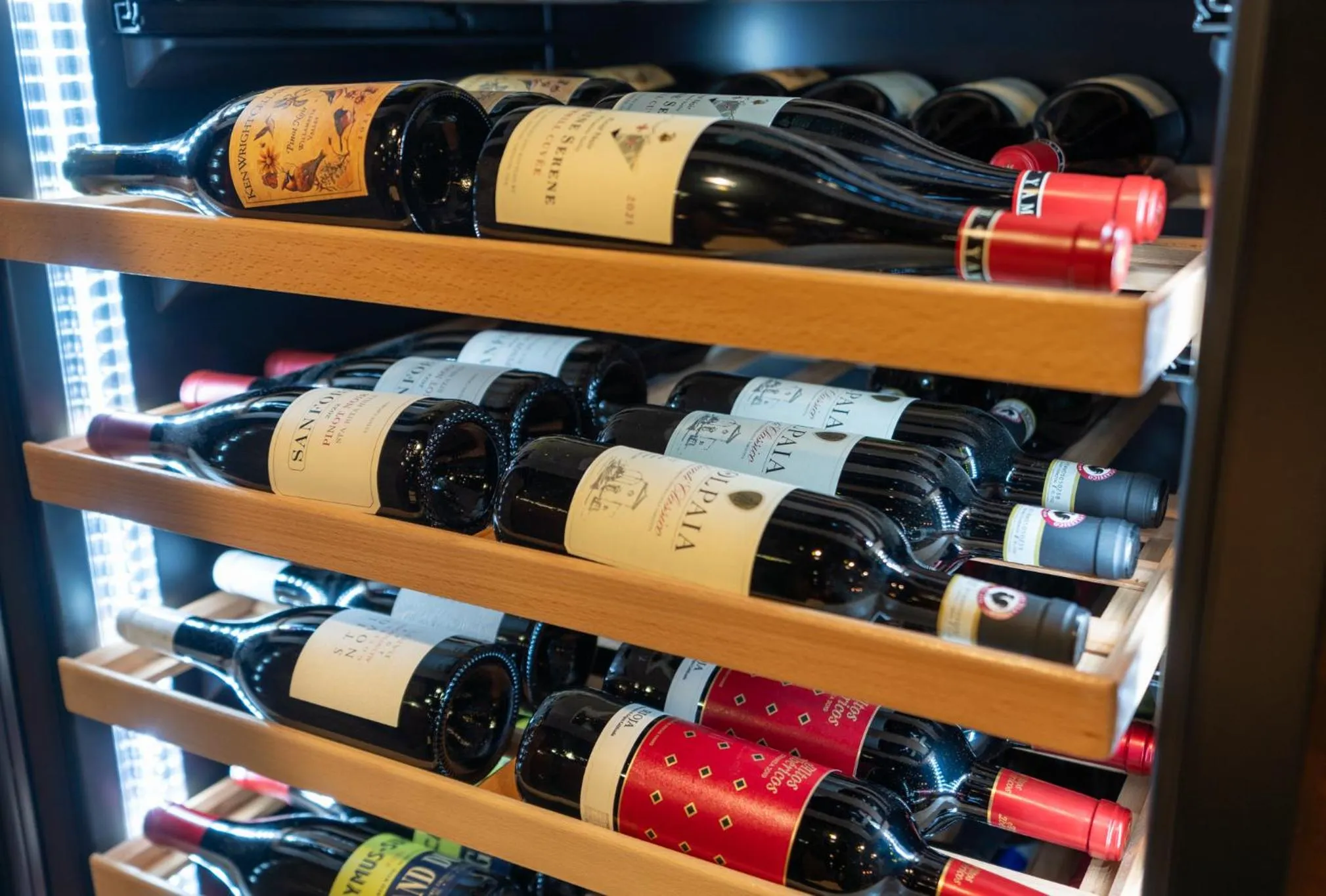 Lounge or bar in Cobblestone Hotel & Suites - Lynden