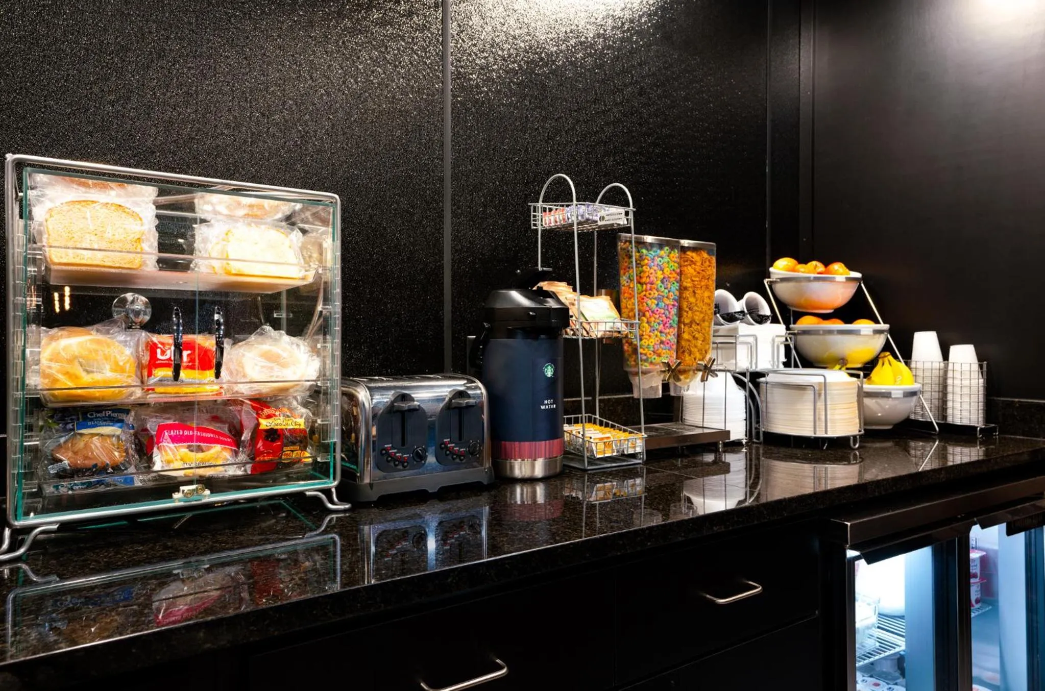 Breakfast in Cobblestone Hotel & Suites - Lynden