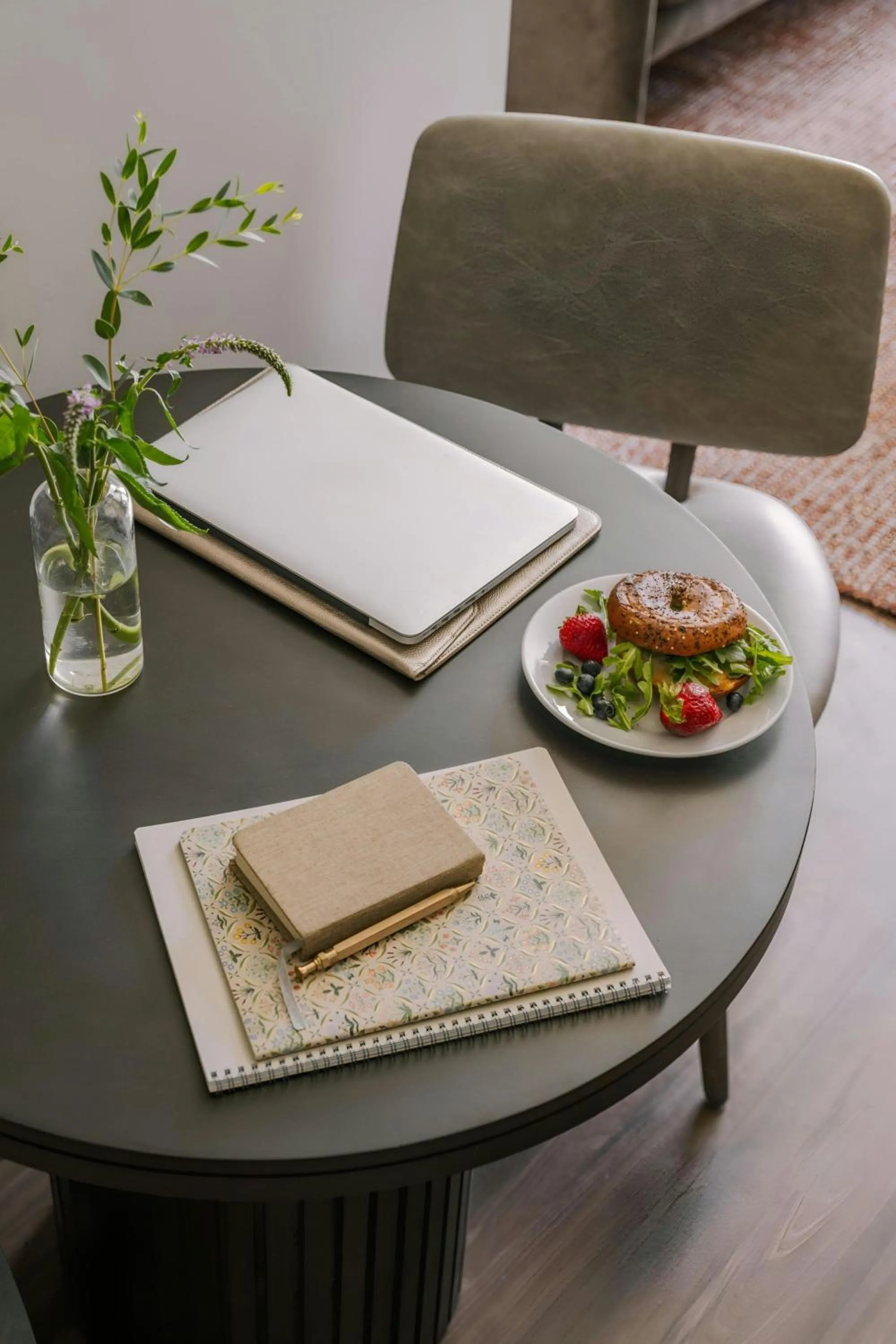 Photo of the whole room in Sonder Skyline Apartments LoHi