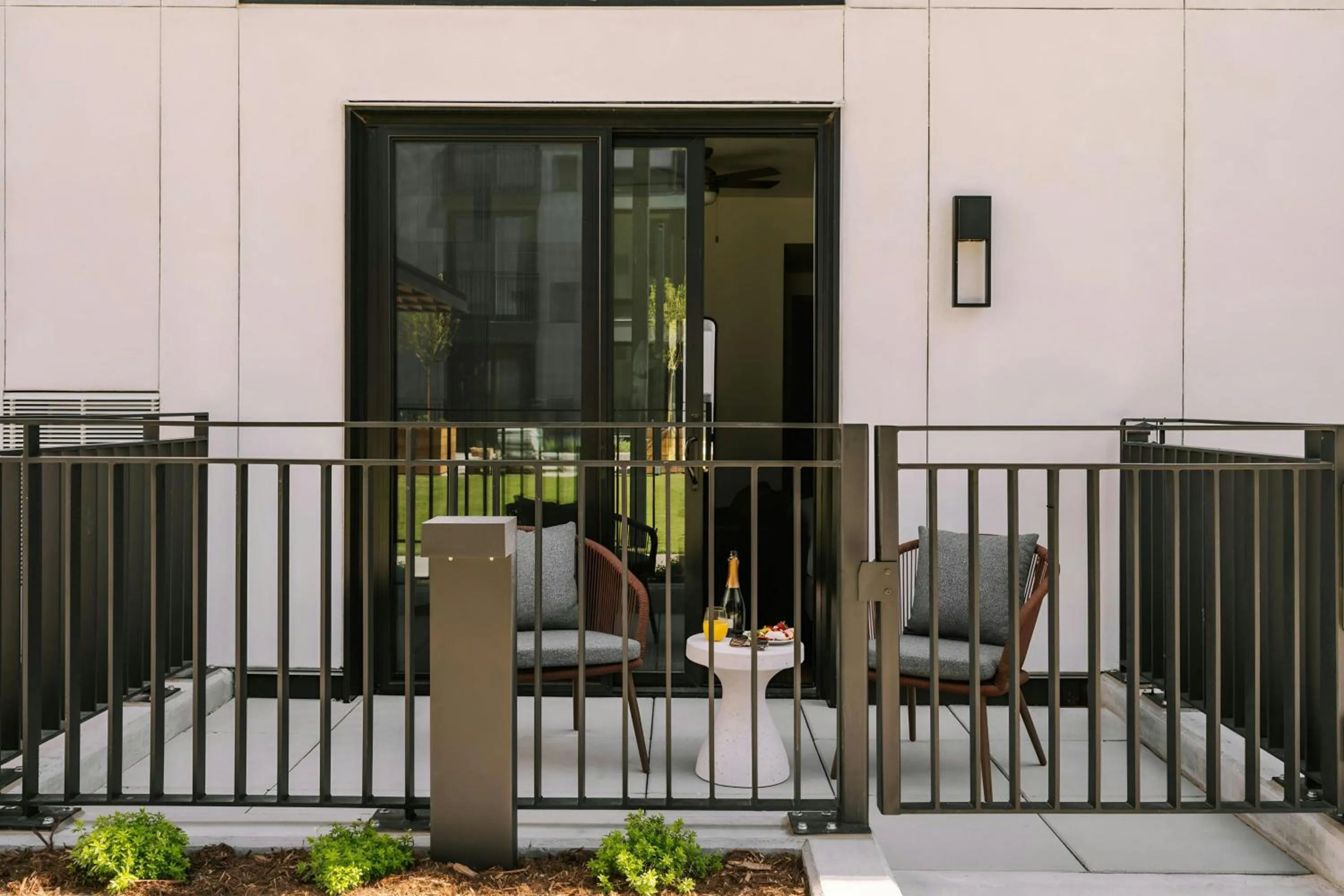 Photo of the whole room in Sonder Skyline Apartments LoHi