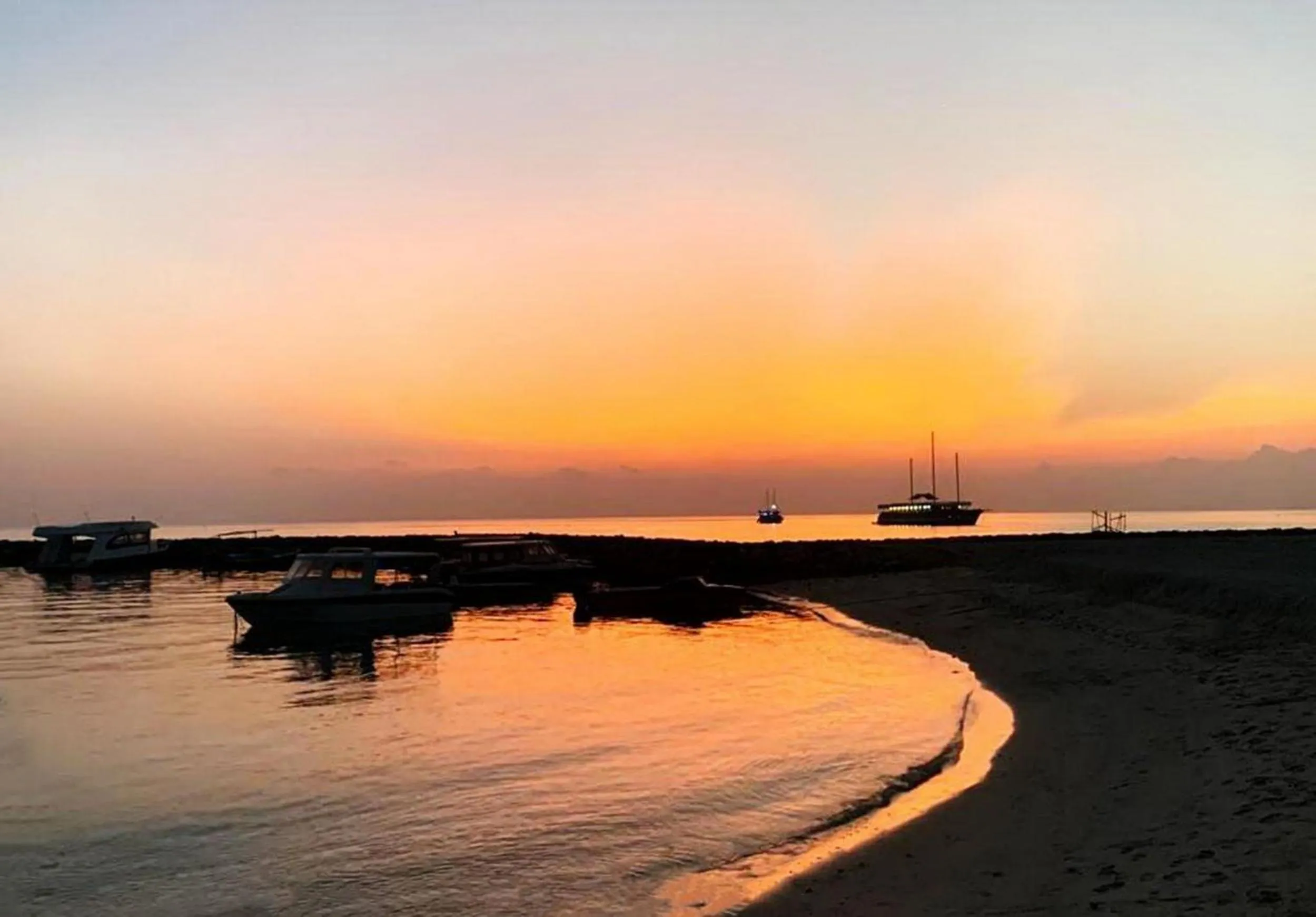 Day in Adroit Beach Inn