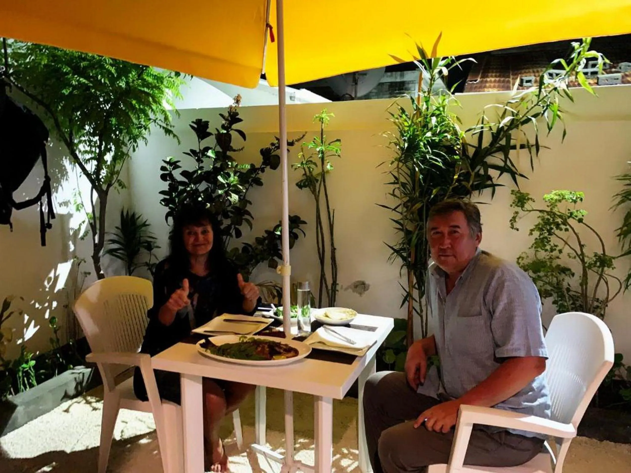 Restaurant/places to eat in Adroit Beach Inn