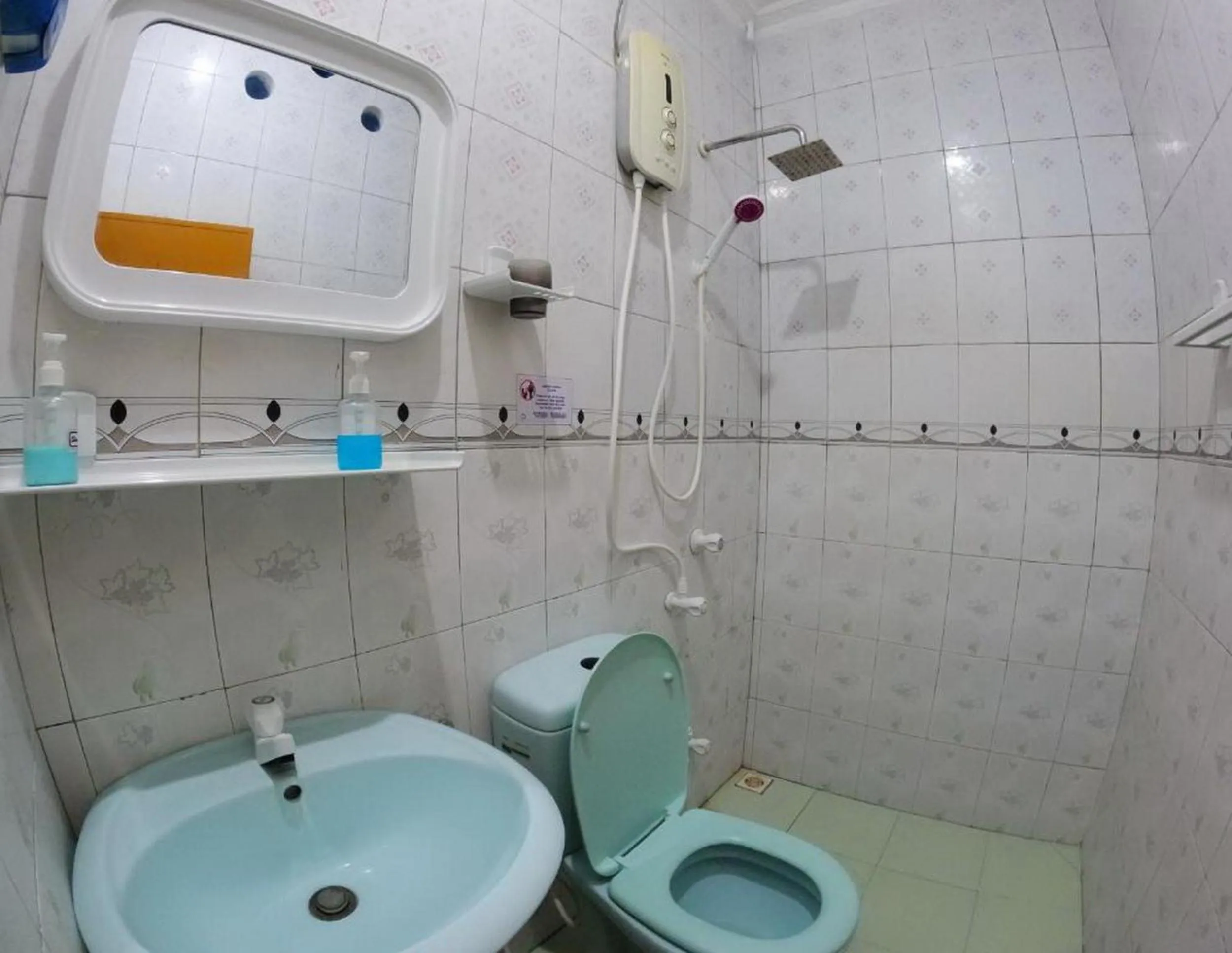 Shower in Adroit Beach Inn