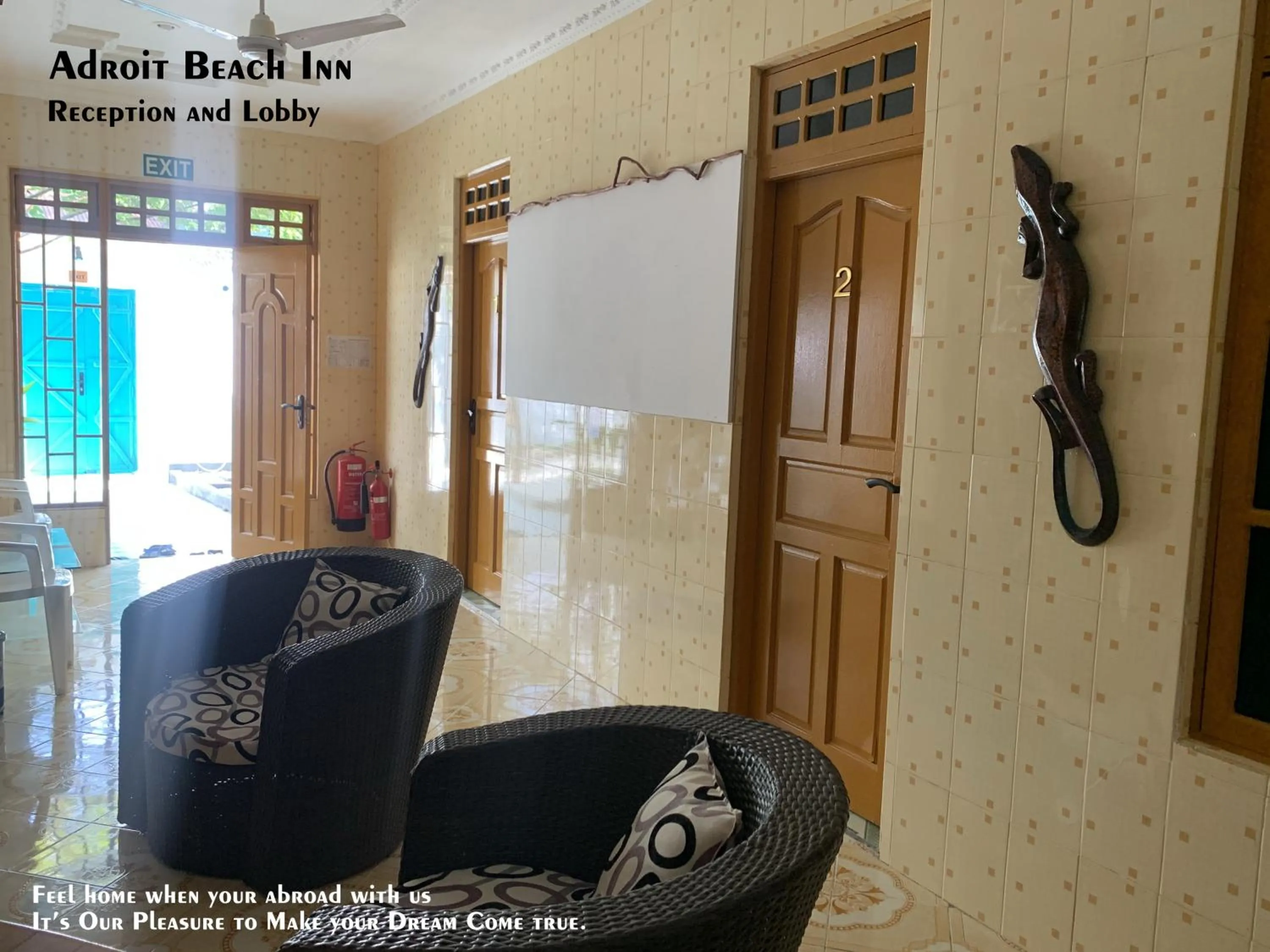 Library in Adroit Beach Inn