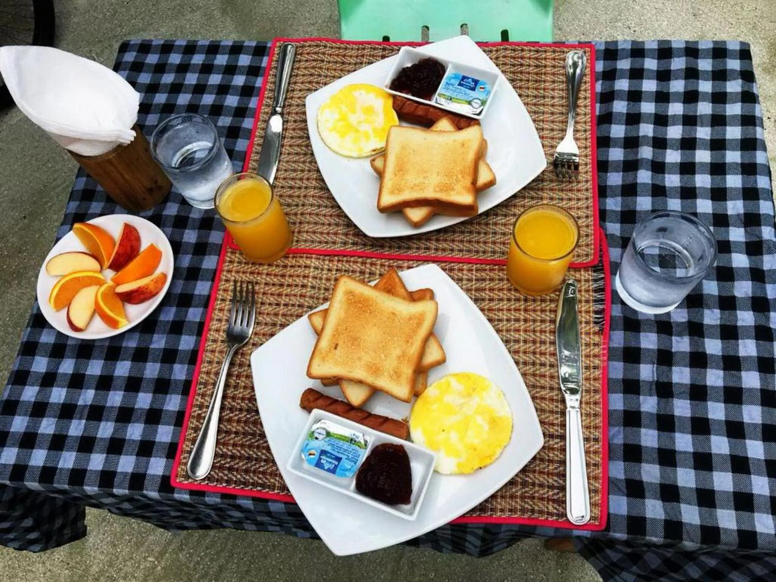 Food and drinks in Adroit Beach Inn