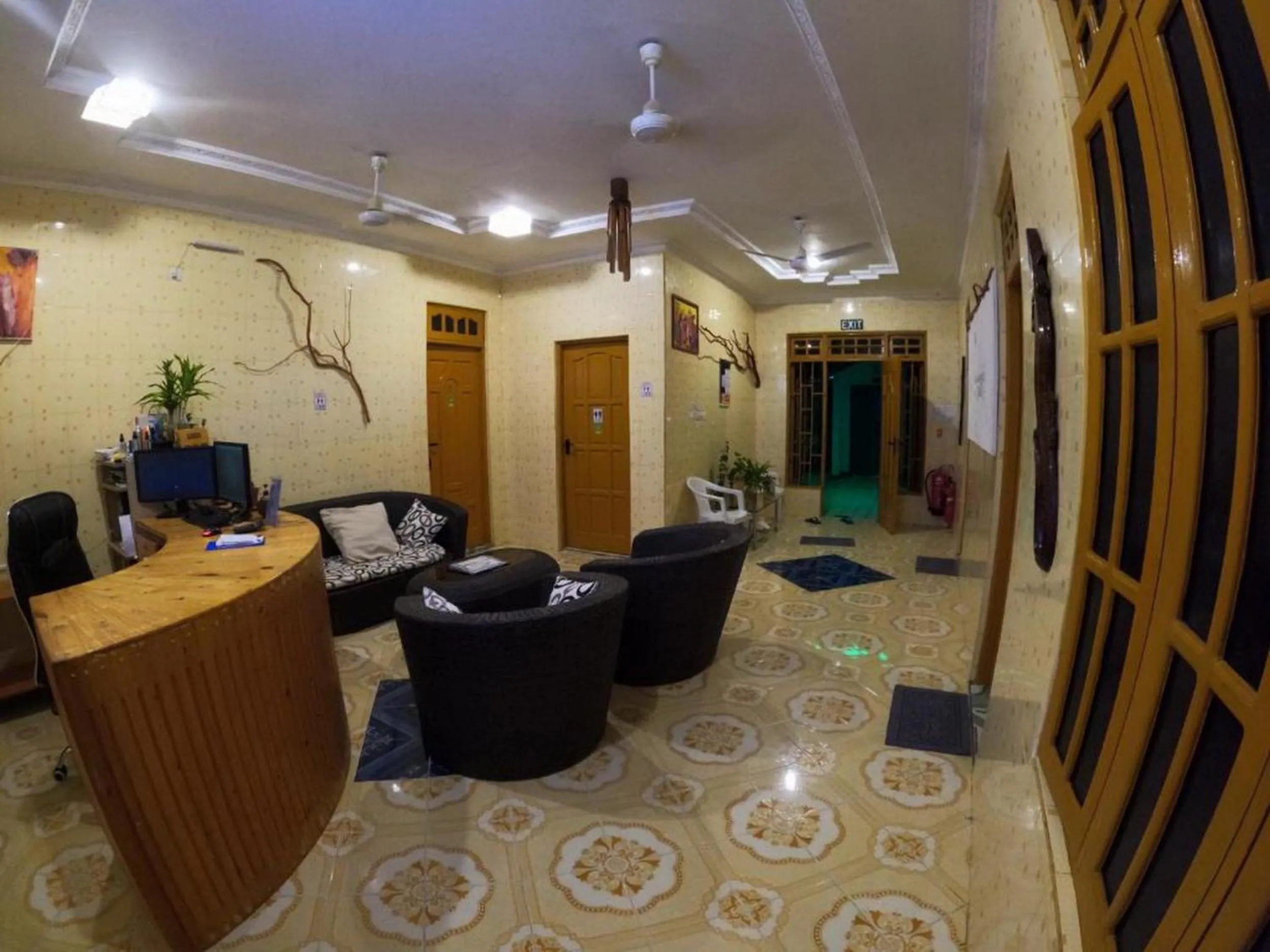 TV and multimedia in Adroit Beach Inn