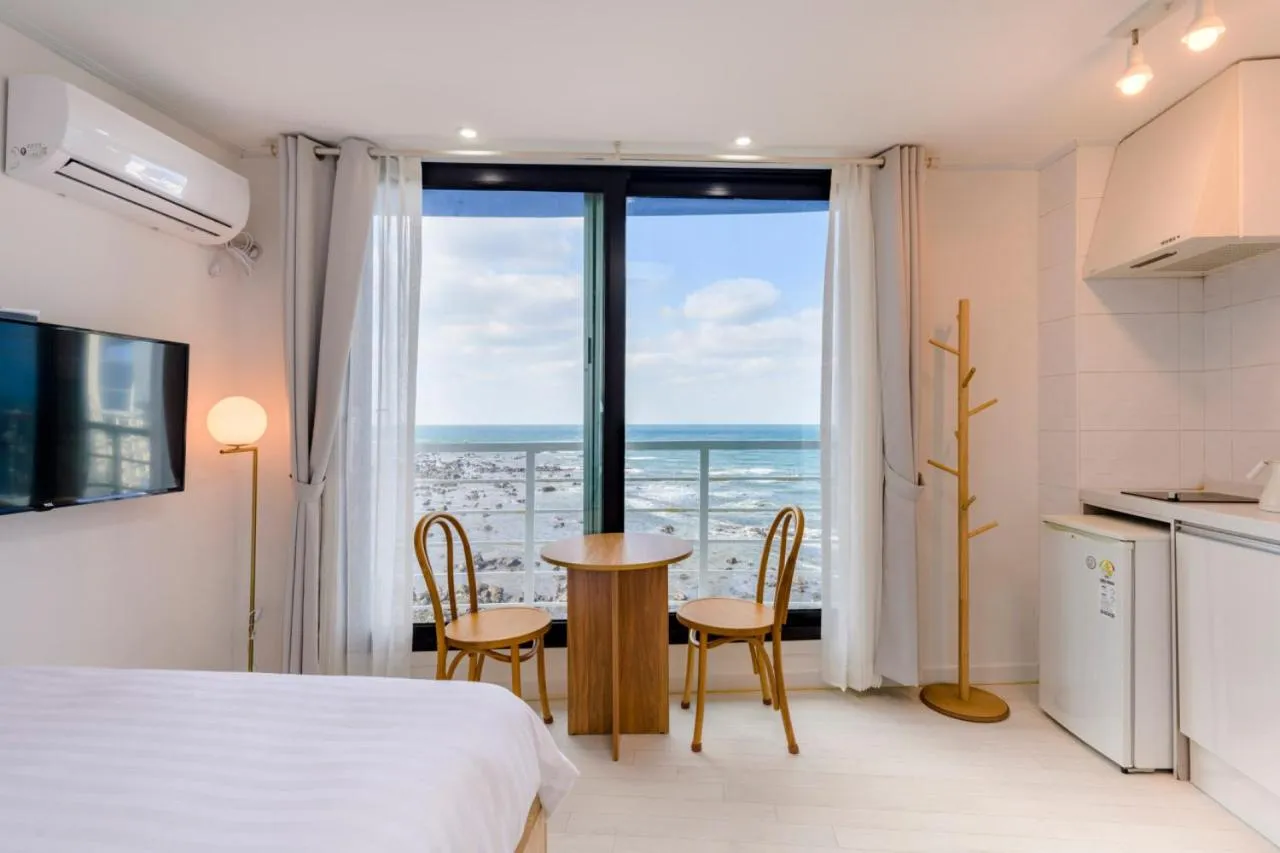 Bed in On The Sea Pension