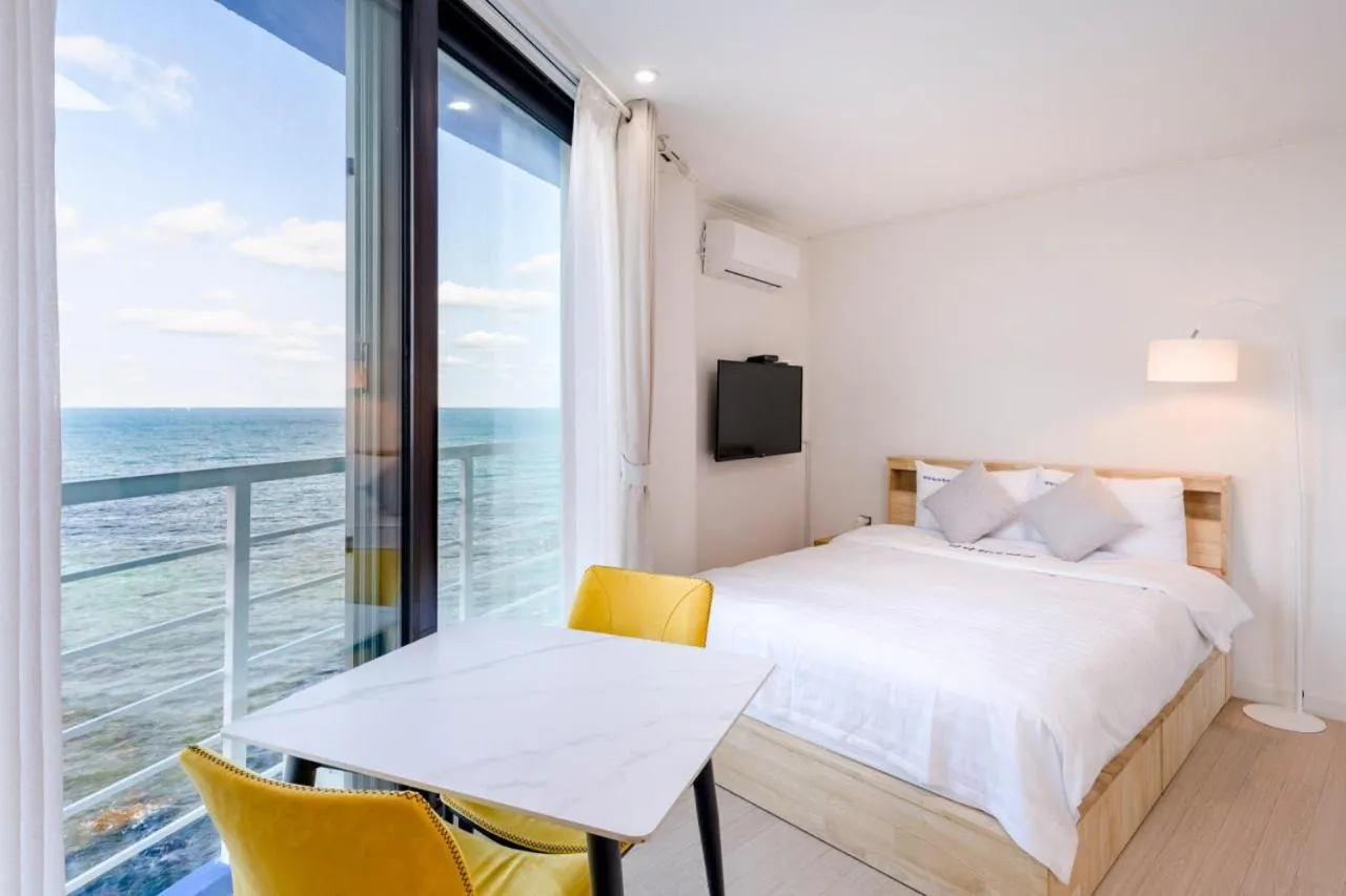 Bed in On The Sea Pension