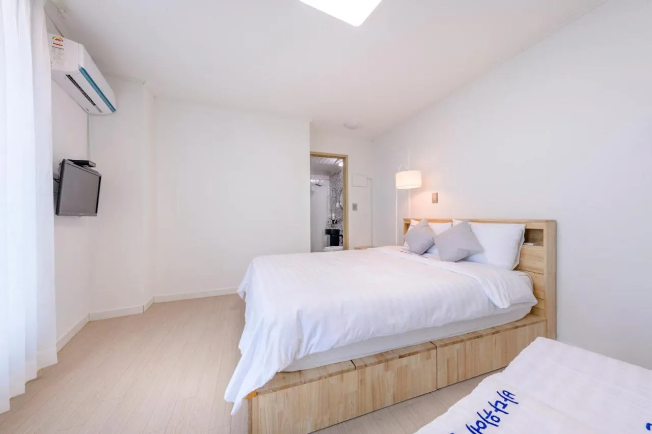 Bed in On The Sea Pension