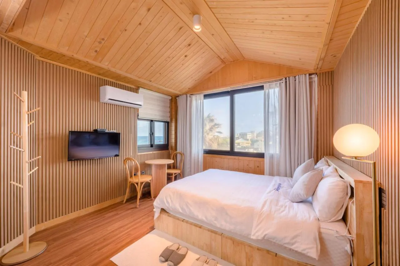 Bed in On The Sea Pension