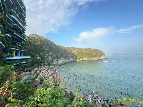 Beach in Cat Ba Friendly Hotel