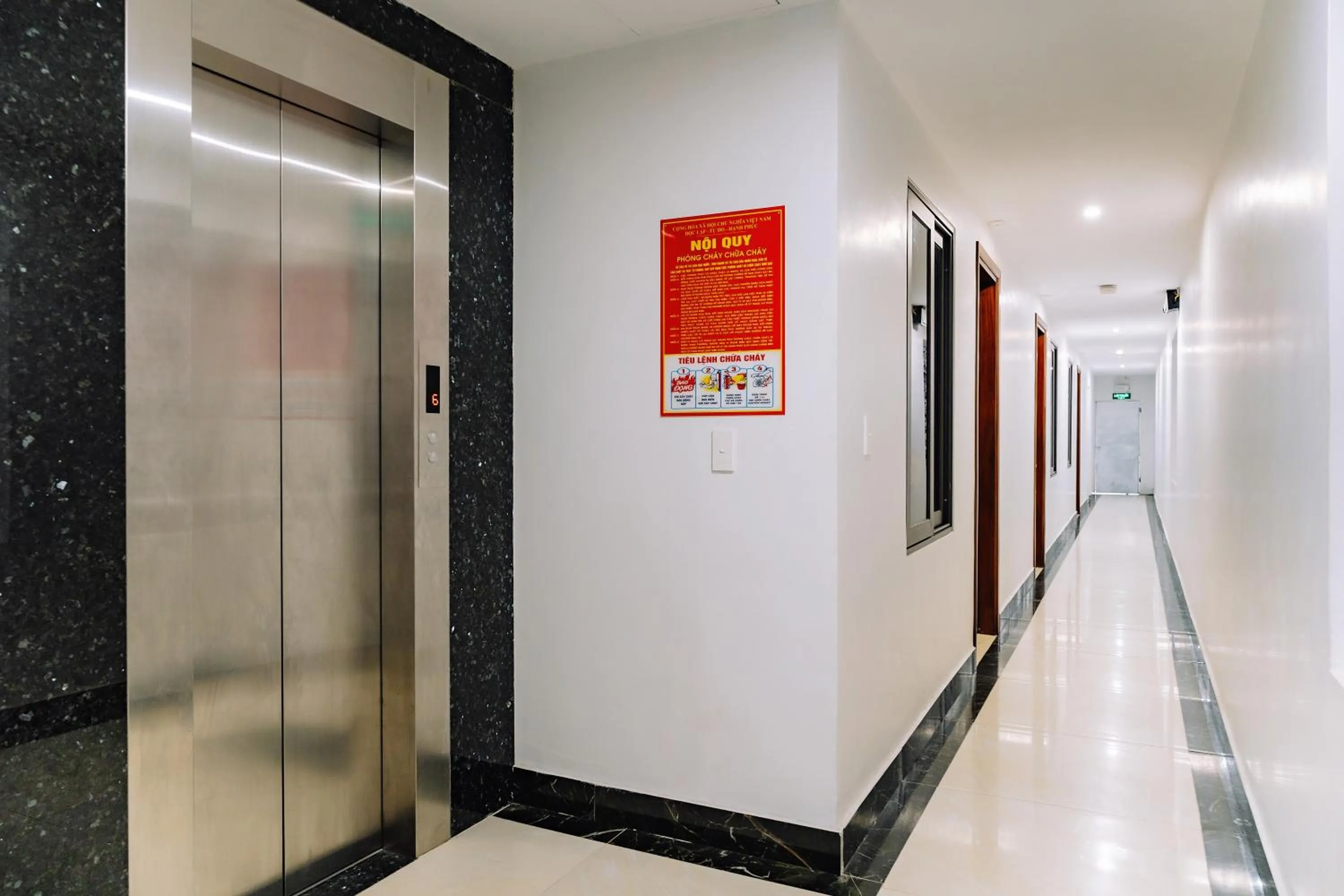 elevator in Cat Ba Friendly Hotel