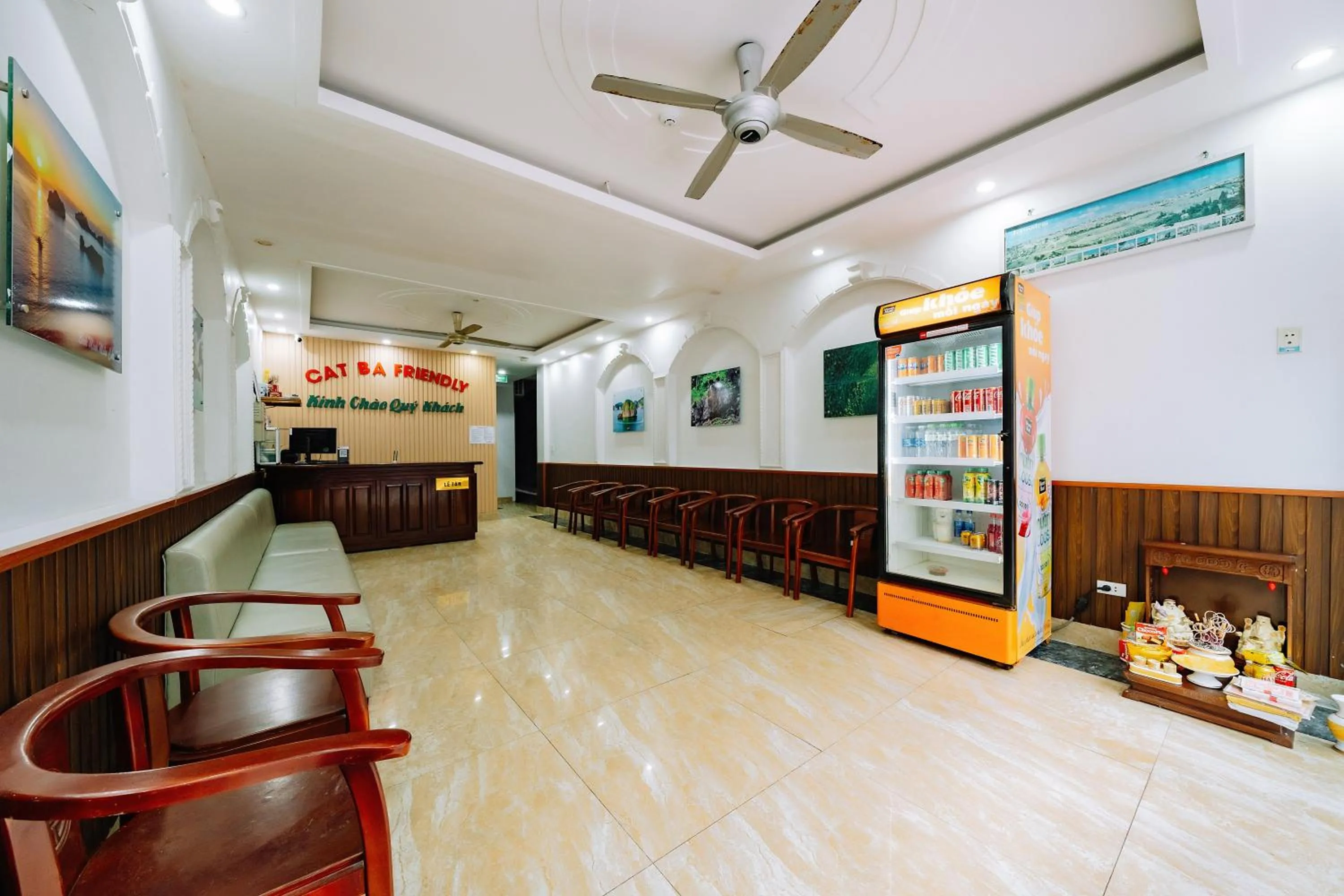 Living room in Cat Ba Friendly Hotel