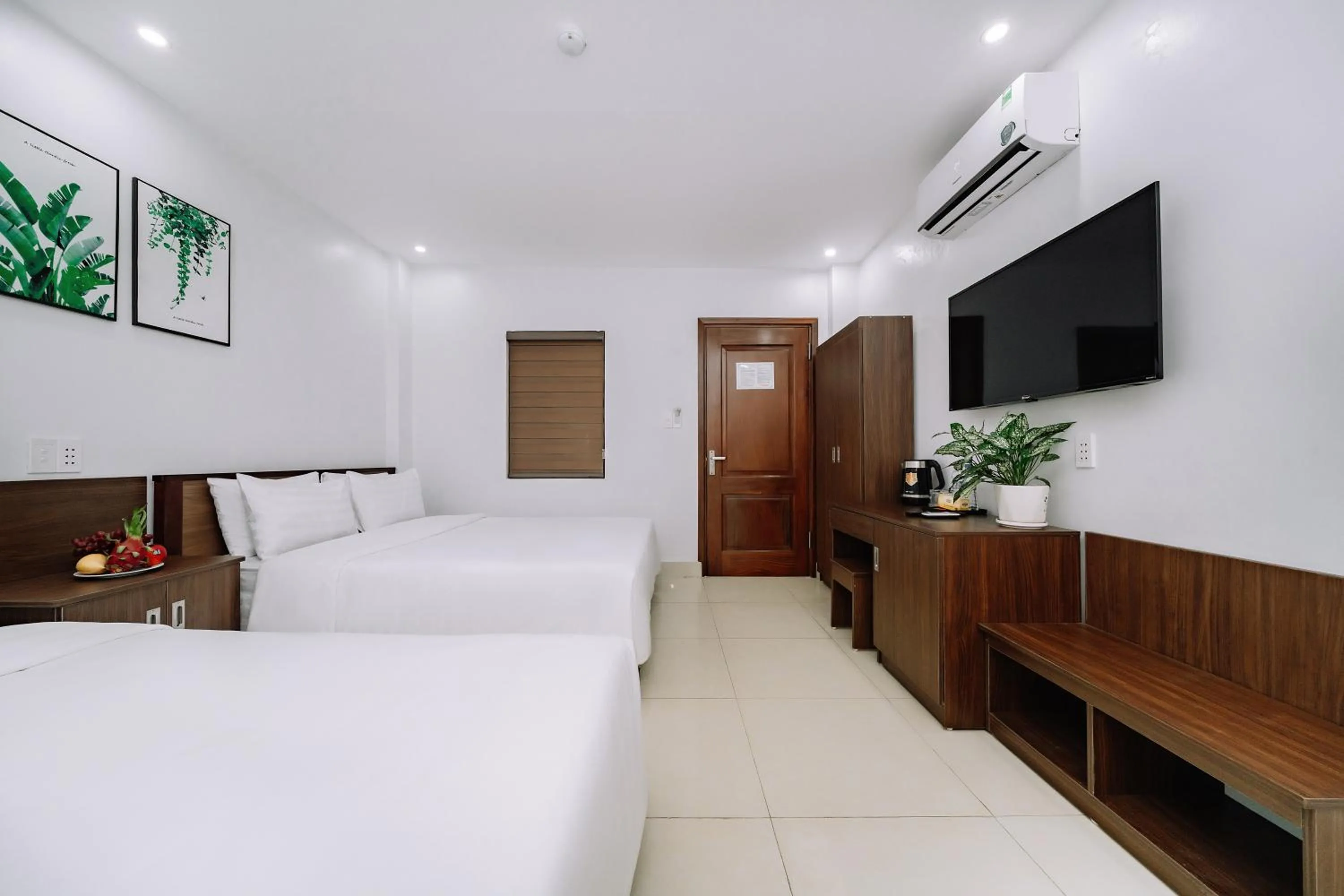 Photo of the whole room, Bed in Cat Ba Friendly Hotel