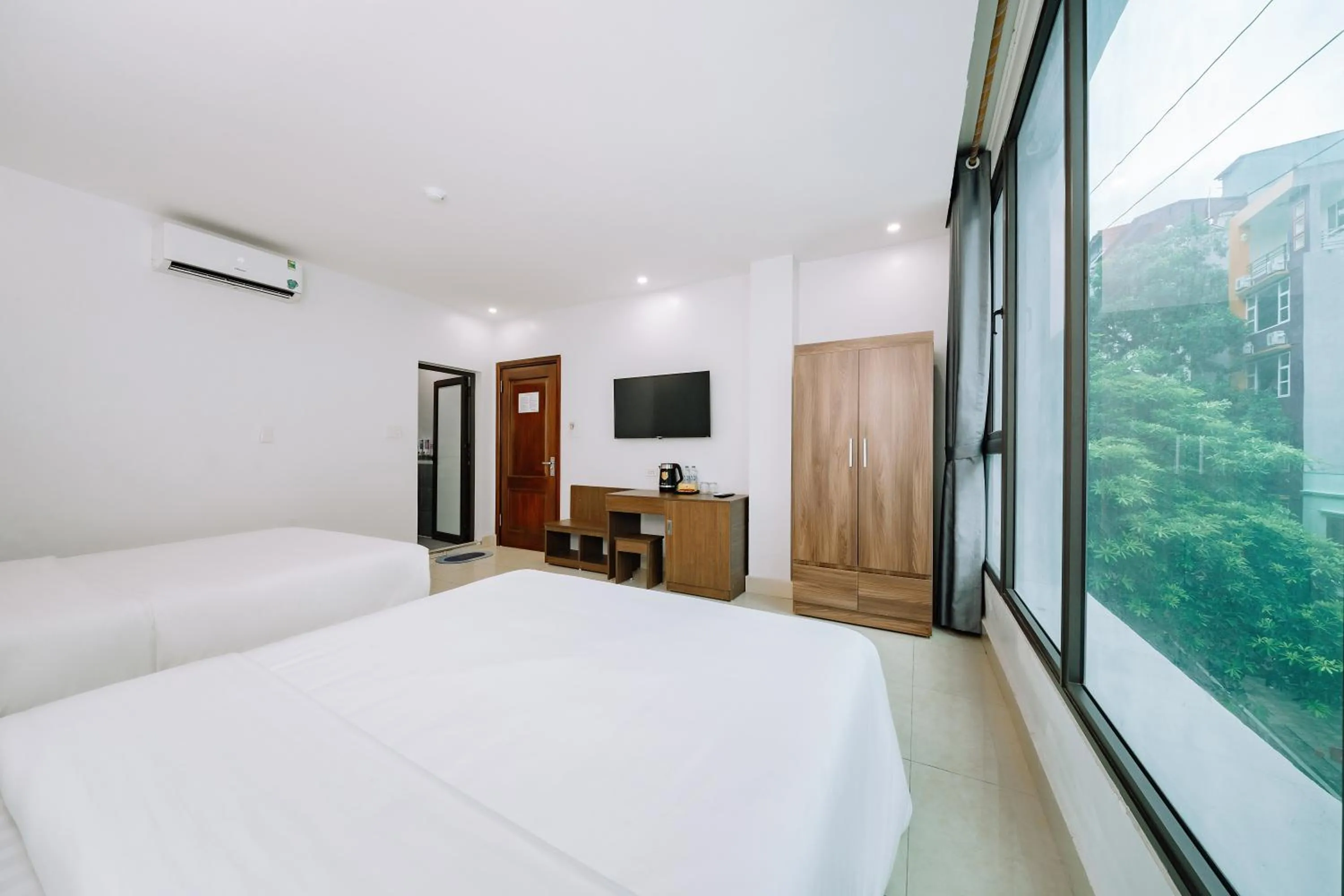 Bed in Cat Ba Friendly Hotel