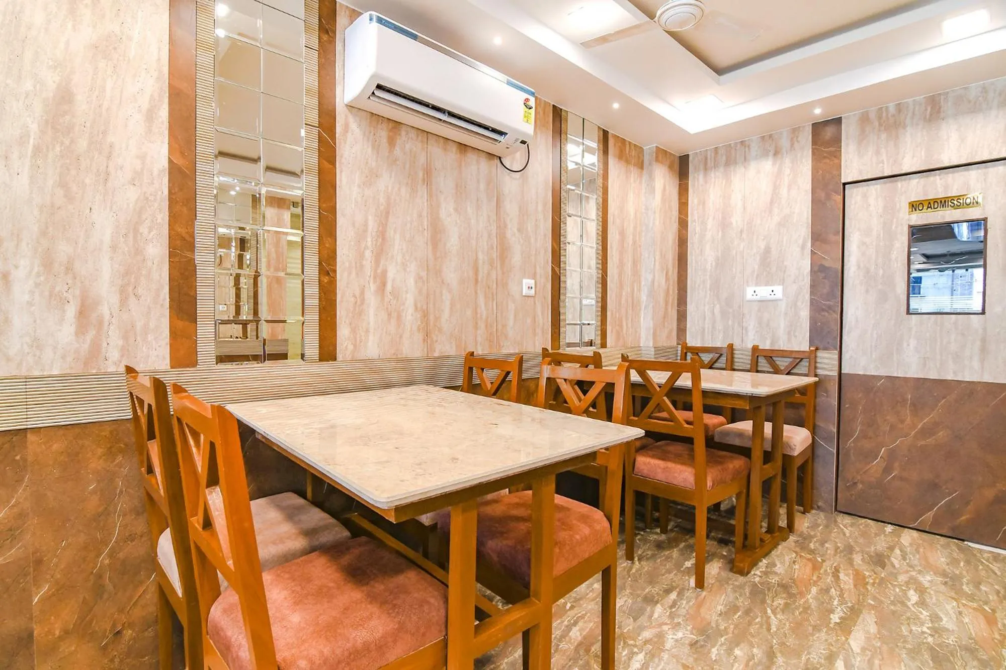 Restaurant/places to eat in FabHotel Prime The Pavilion - Nr City Centre 2