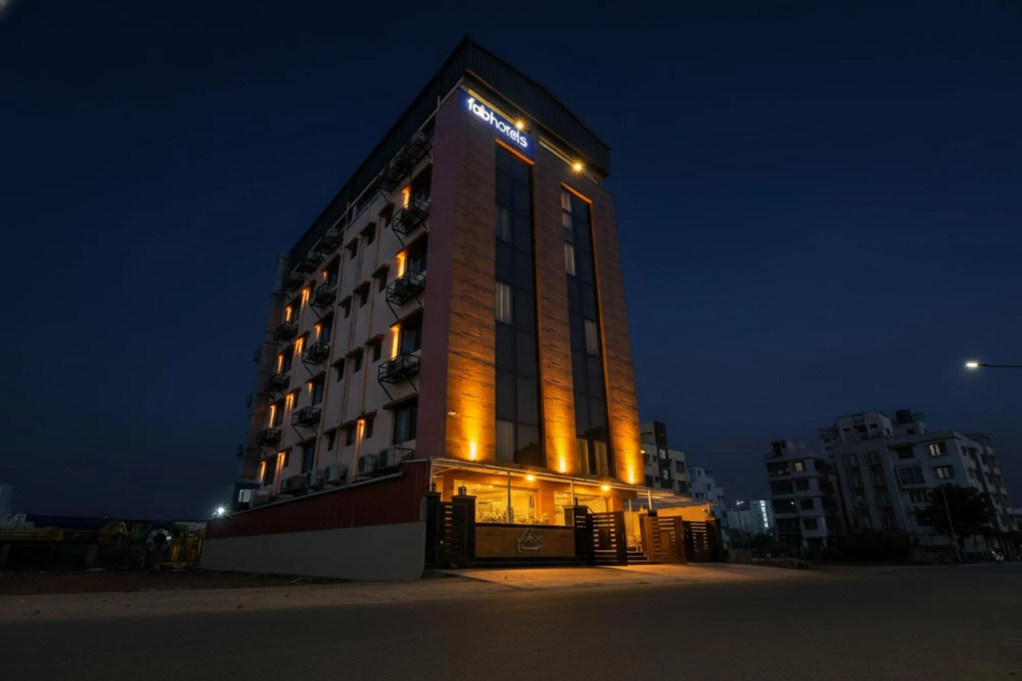 Facade/entrance in FabHotel Prime The Pavilion - Nr City Centre 2