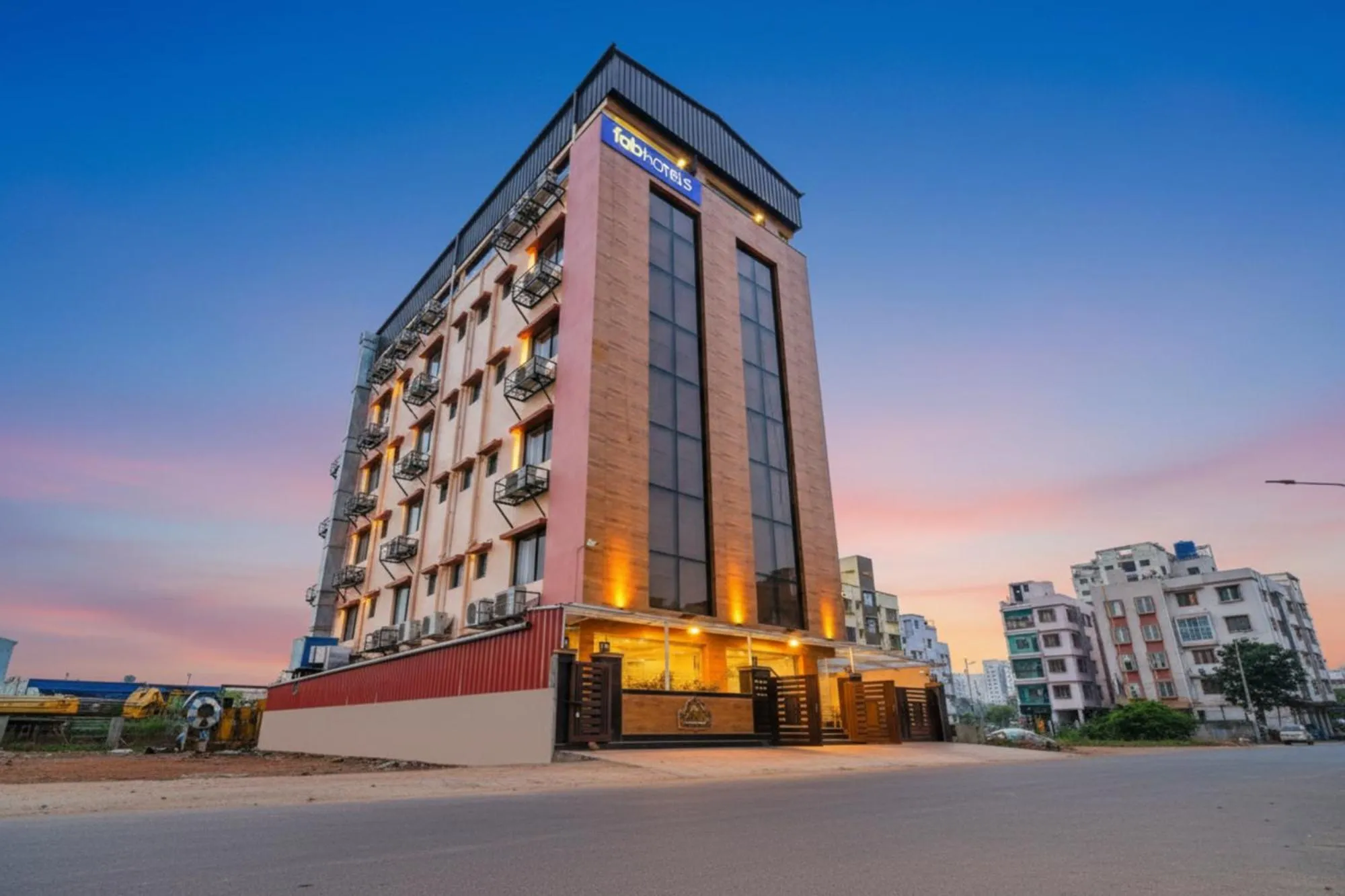 Facade/entrance in FabHotel Prime The Pavilion - Nr City Centre 2