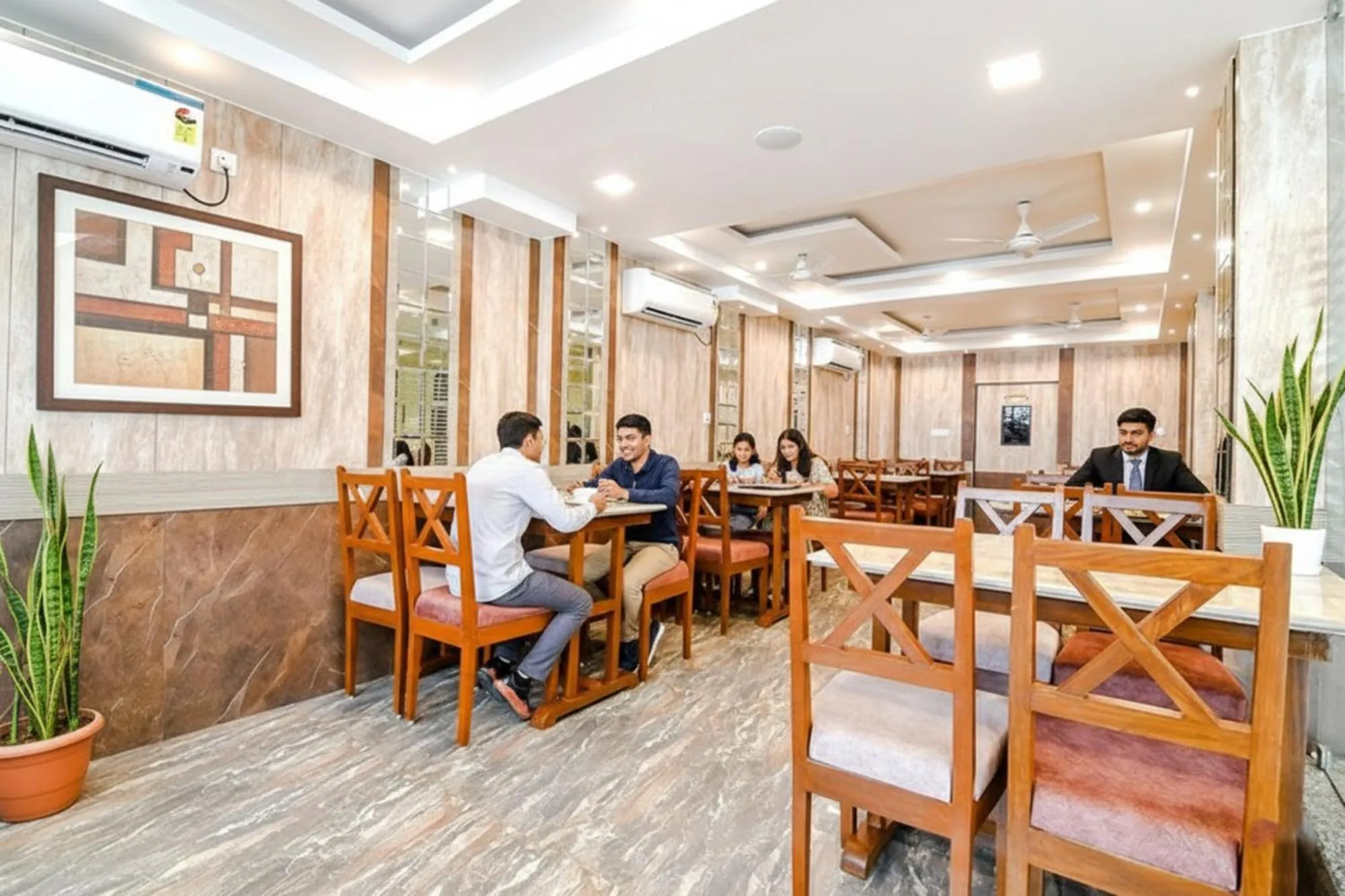 Restaurant/places to eat in FabHotel Prime The Pavilion - Nr City Centre 2