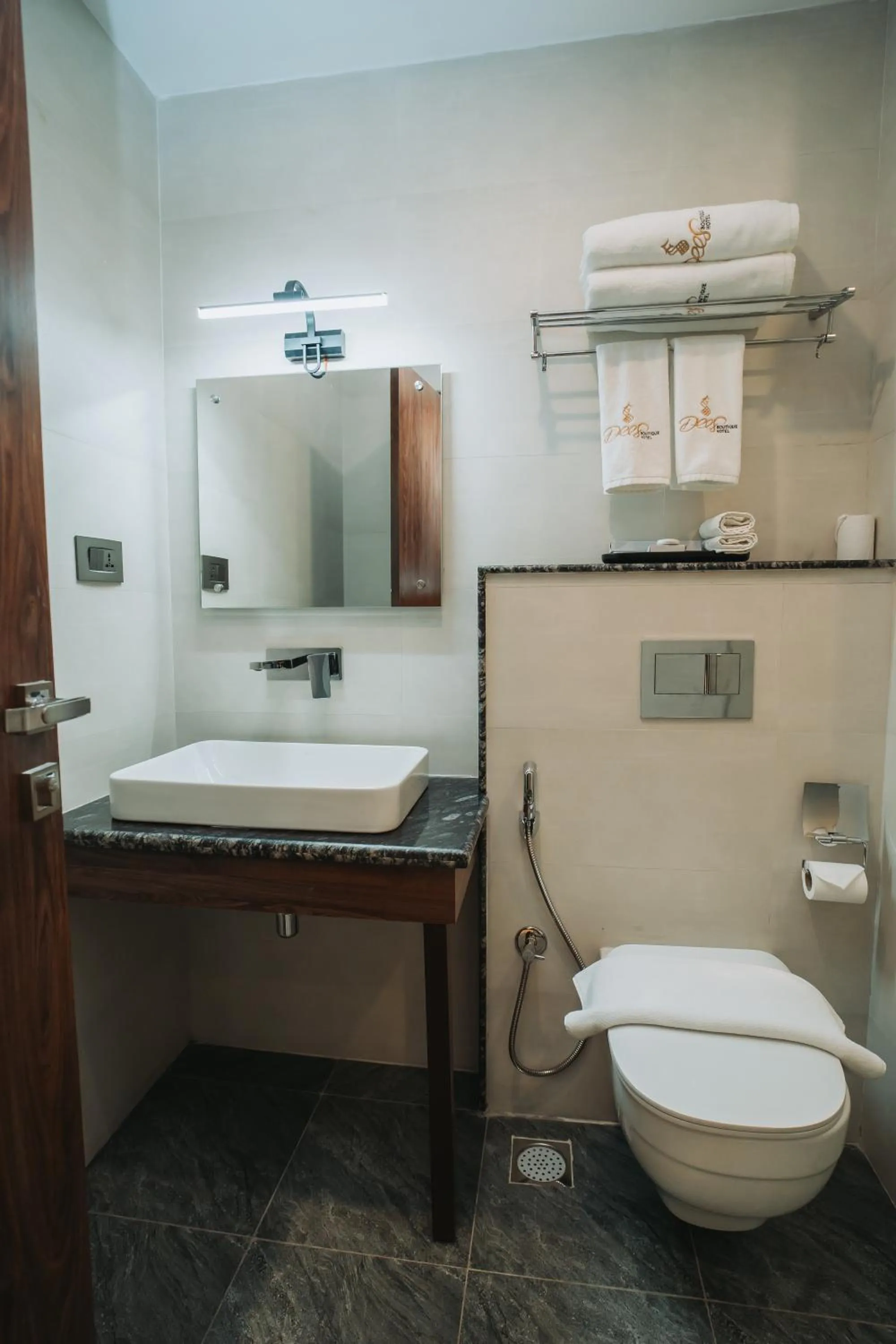 Shower in Dees Boutique Hotel