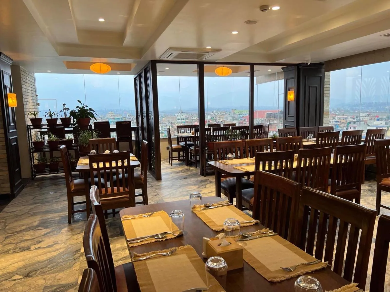 Restaurant/places to eat in Dees Boutique Hotel