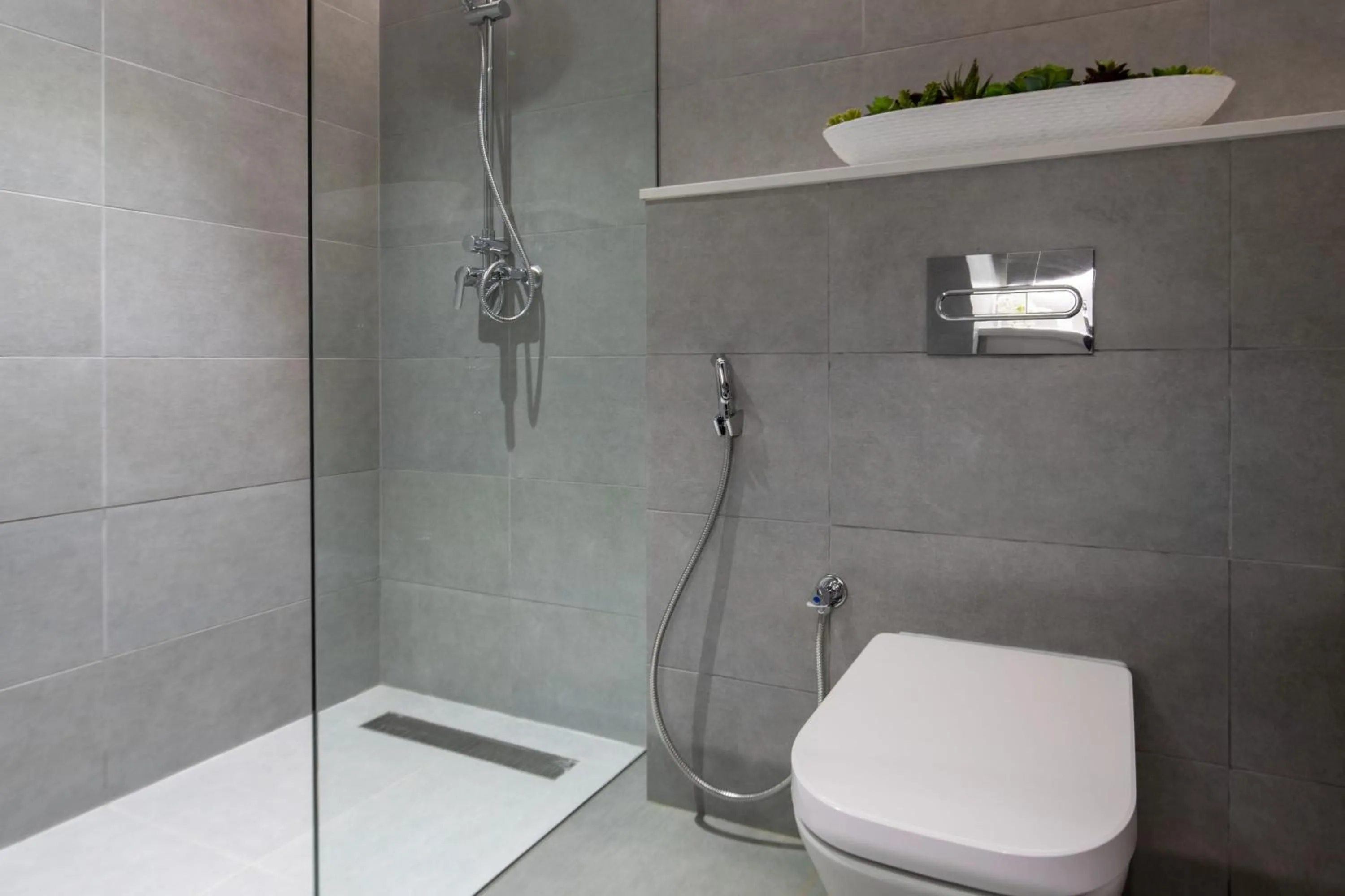 Frank Porter - Ahad Residences