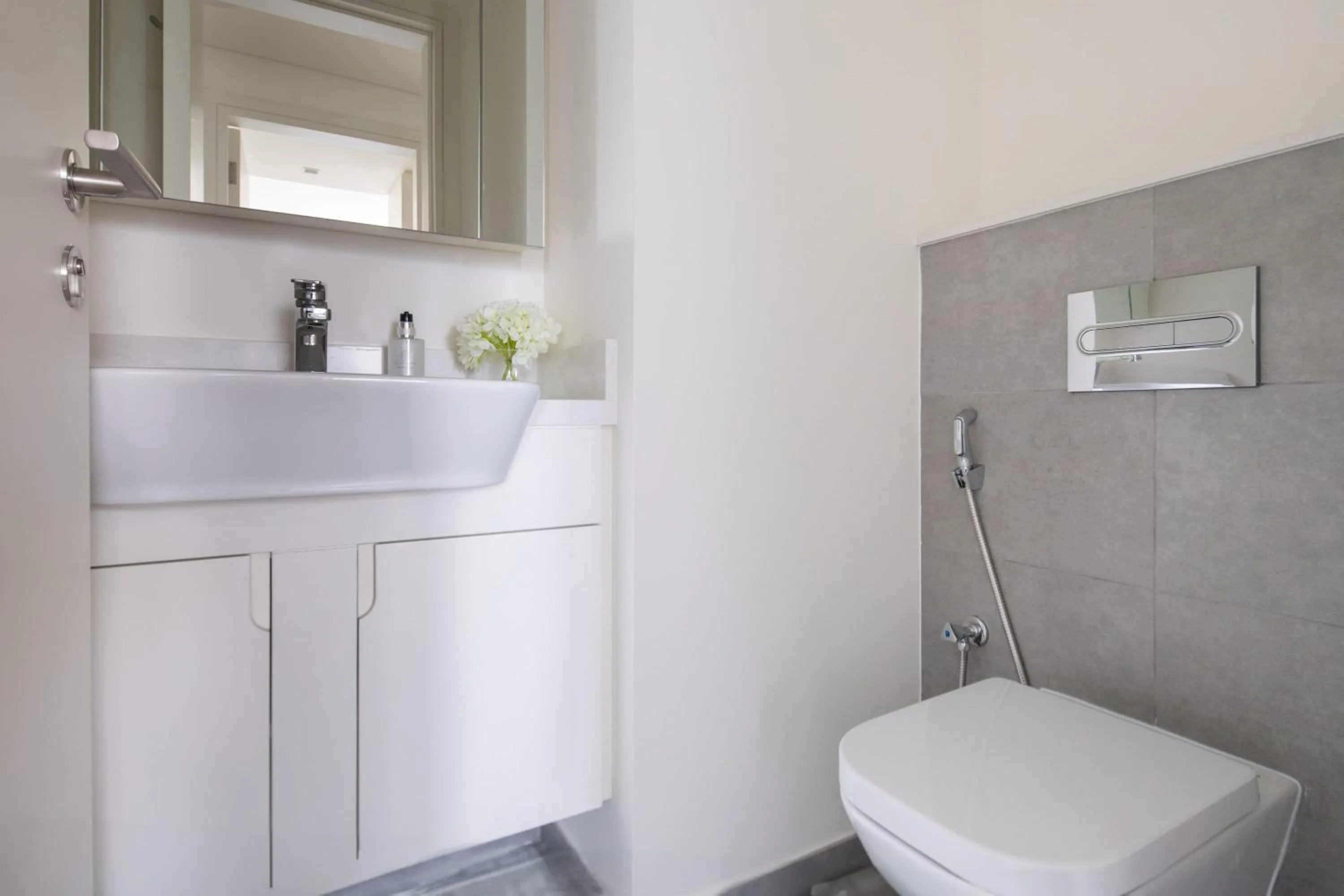 Frank Porter - Ahad Residences