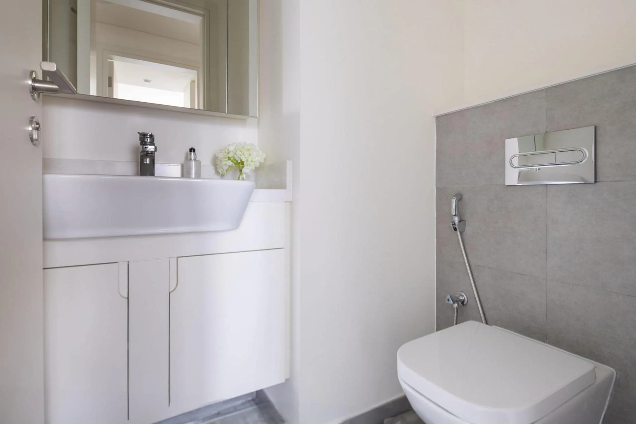 Bathroom in Frank Porter - Ahad Residences