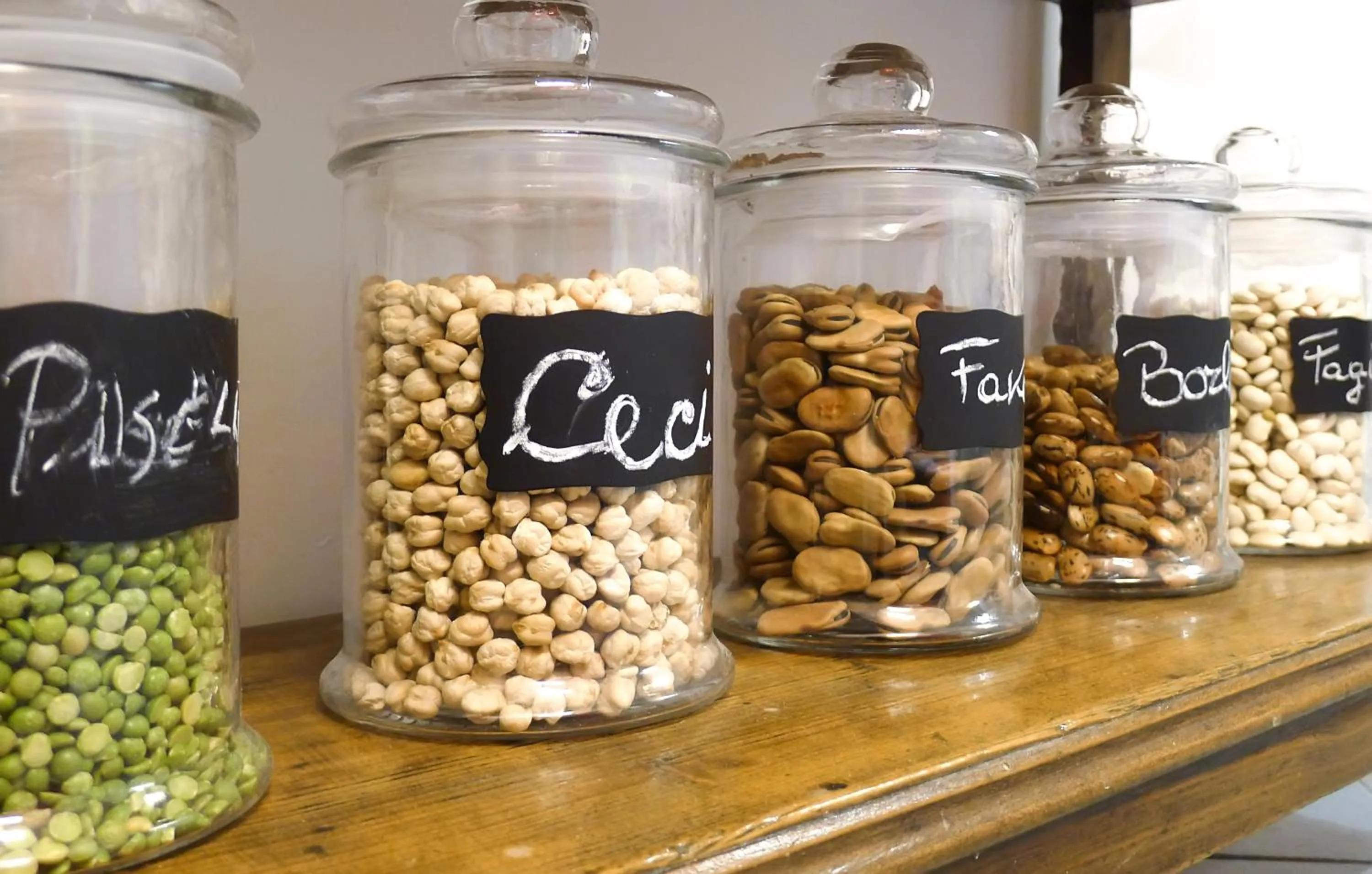 Decorative detail in Casa Vittoria